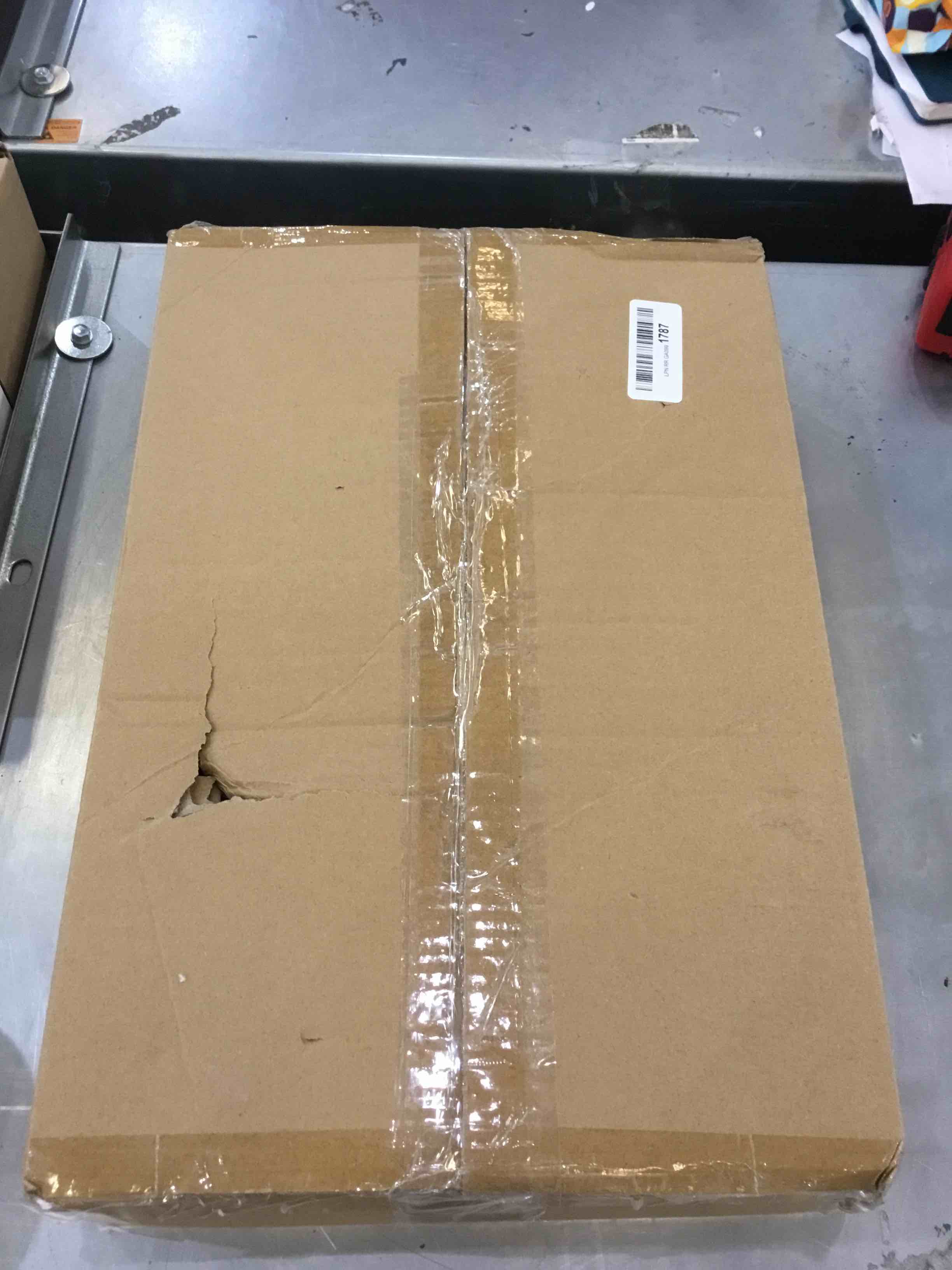 https://s3.amazonaws.com/lotting-images-prod/bidfta/EXS00277503_1685115648947.jpeg