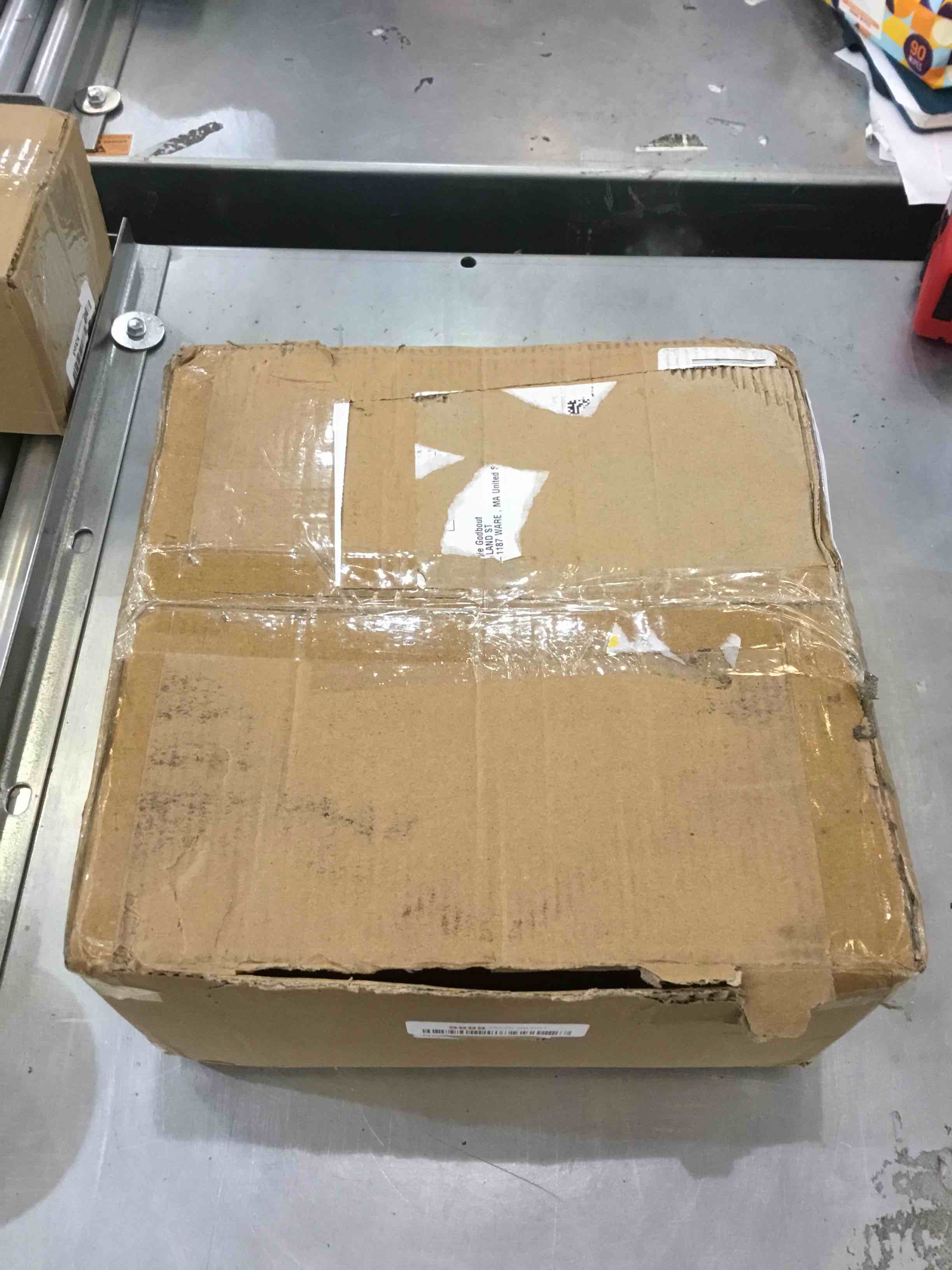 https://s3.amazonaws.com/lotting-images-prod/bidfta/EXS00277530_1685121339873.jpeg