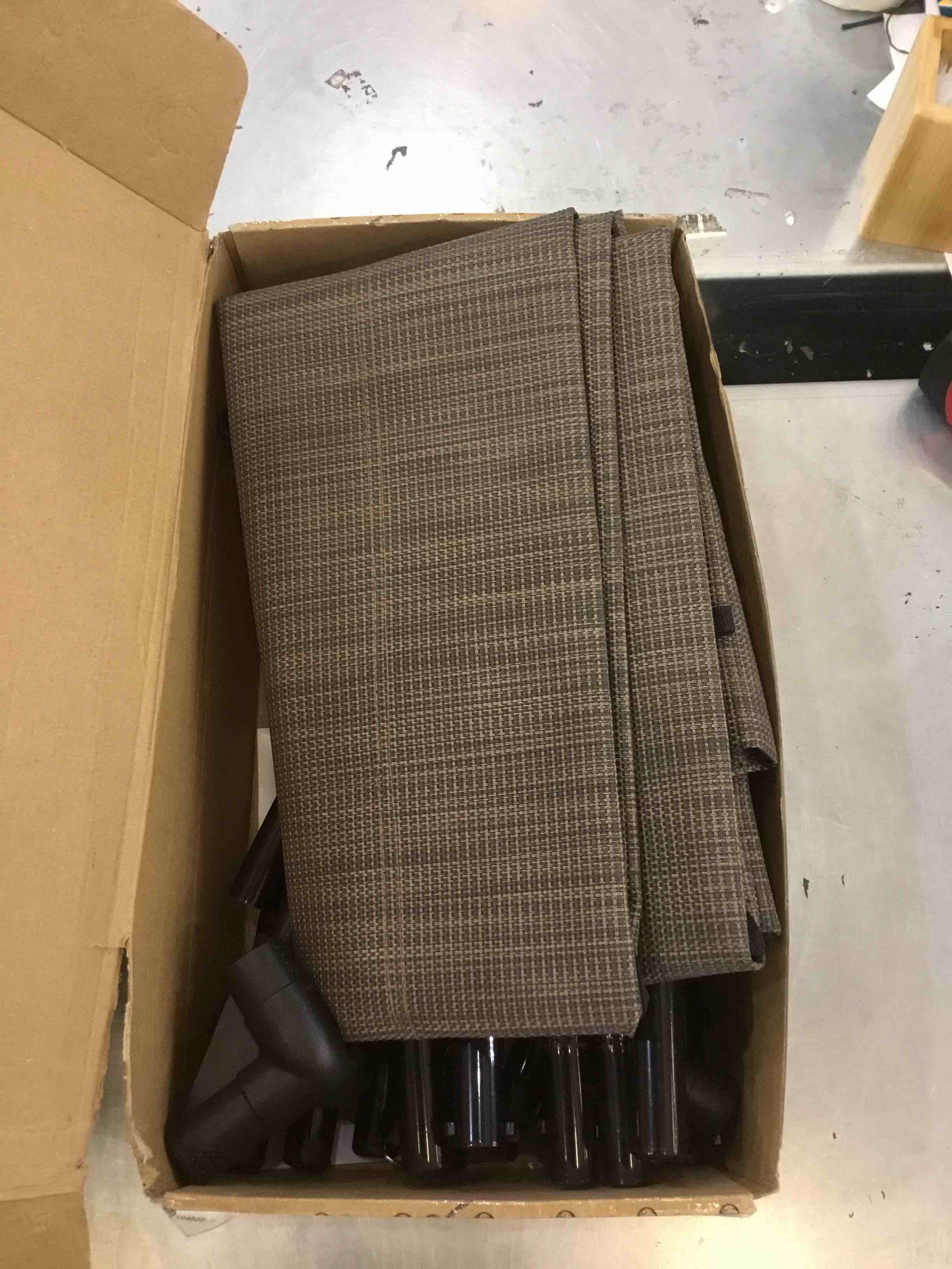 https://s3.amazonaws.com/lotting-images-prod/bidfta/EXS00277758_1685475719532.jpeg