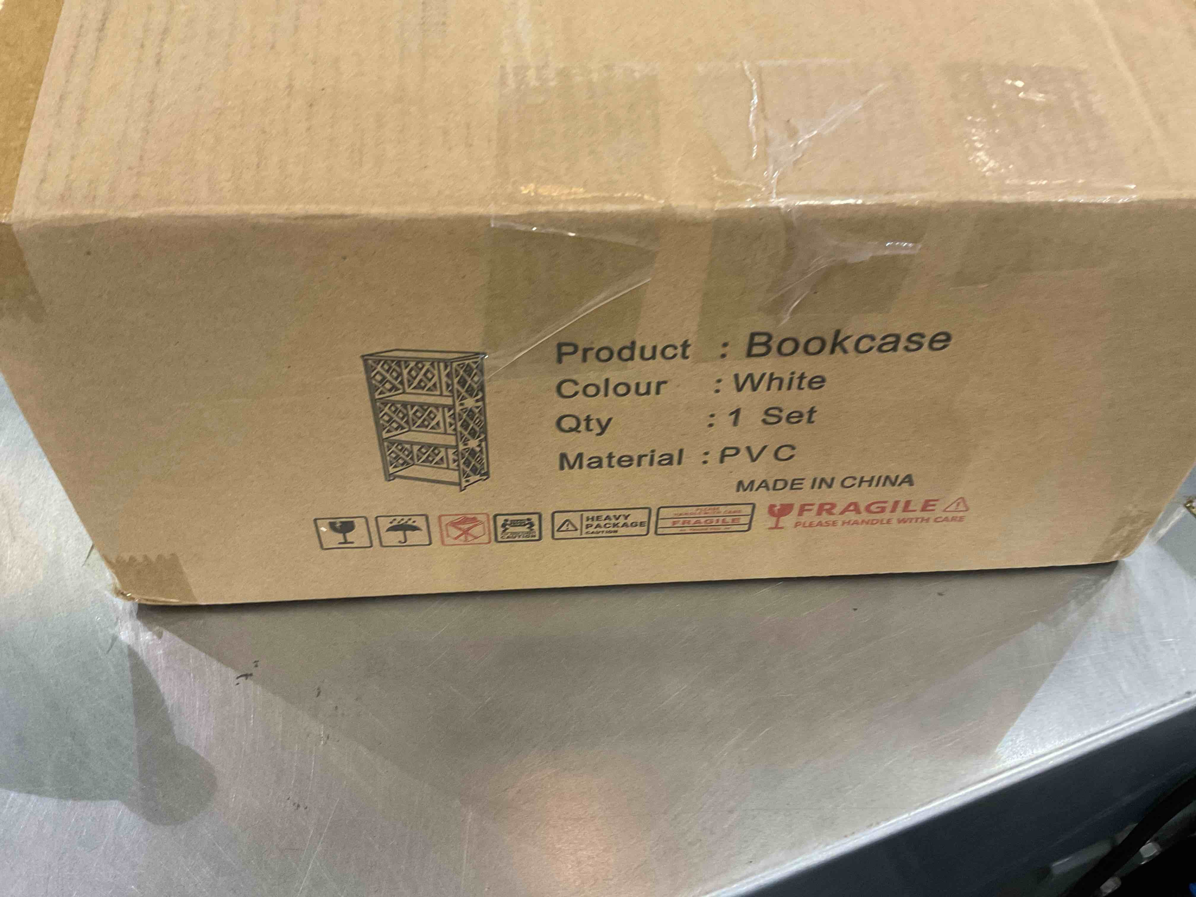 Rerii Bookcase, 4 Tier Kids Small Bookshelf 3 Shelf, Book Organizer Storage Open Shelf Rack, Display Shelves for Bedroom Living Room Bathroom Office, White