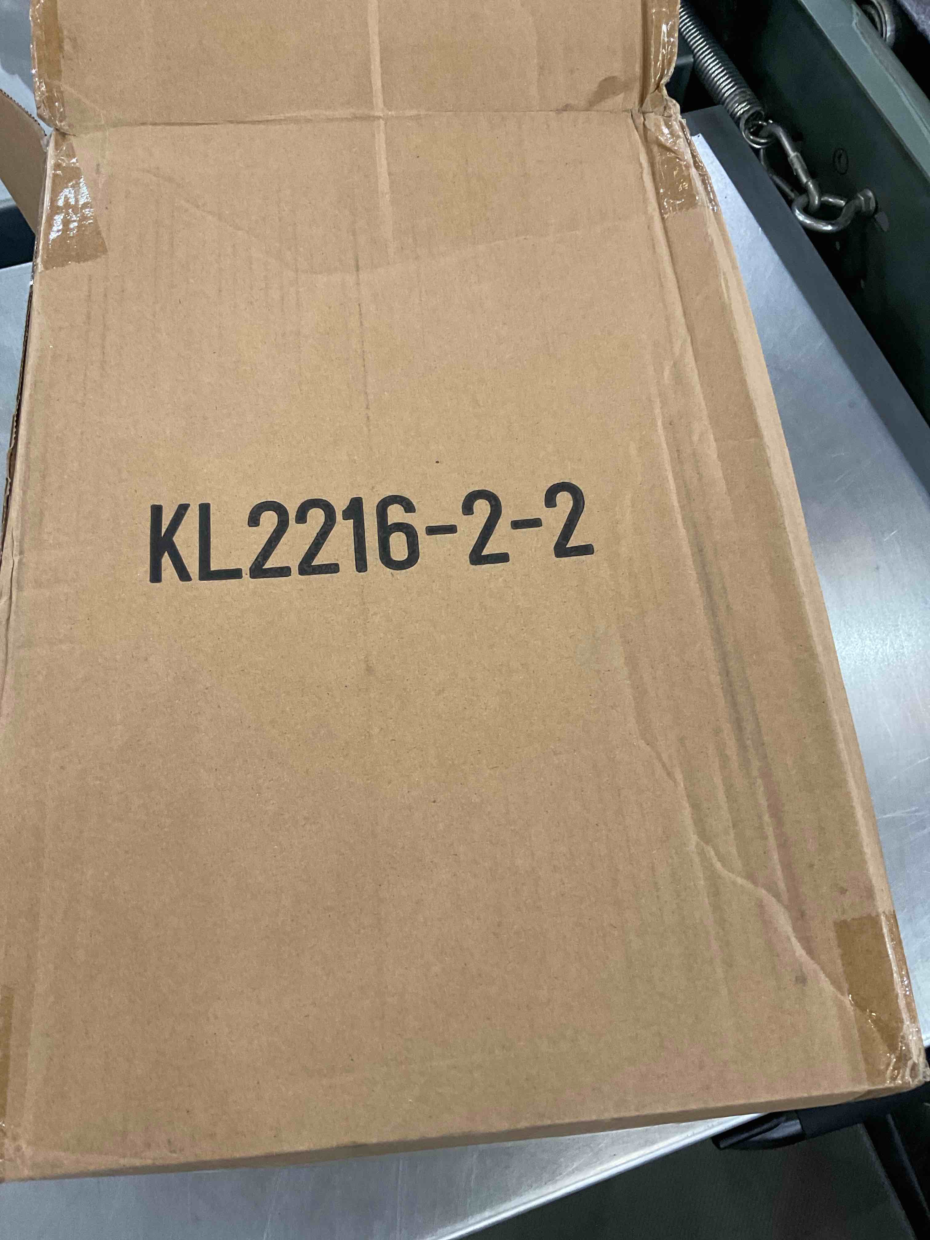 https://s3.amazonaws.com/lotting-images-prod/bidfta/EXS00278843_1685109389430.jpeg