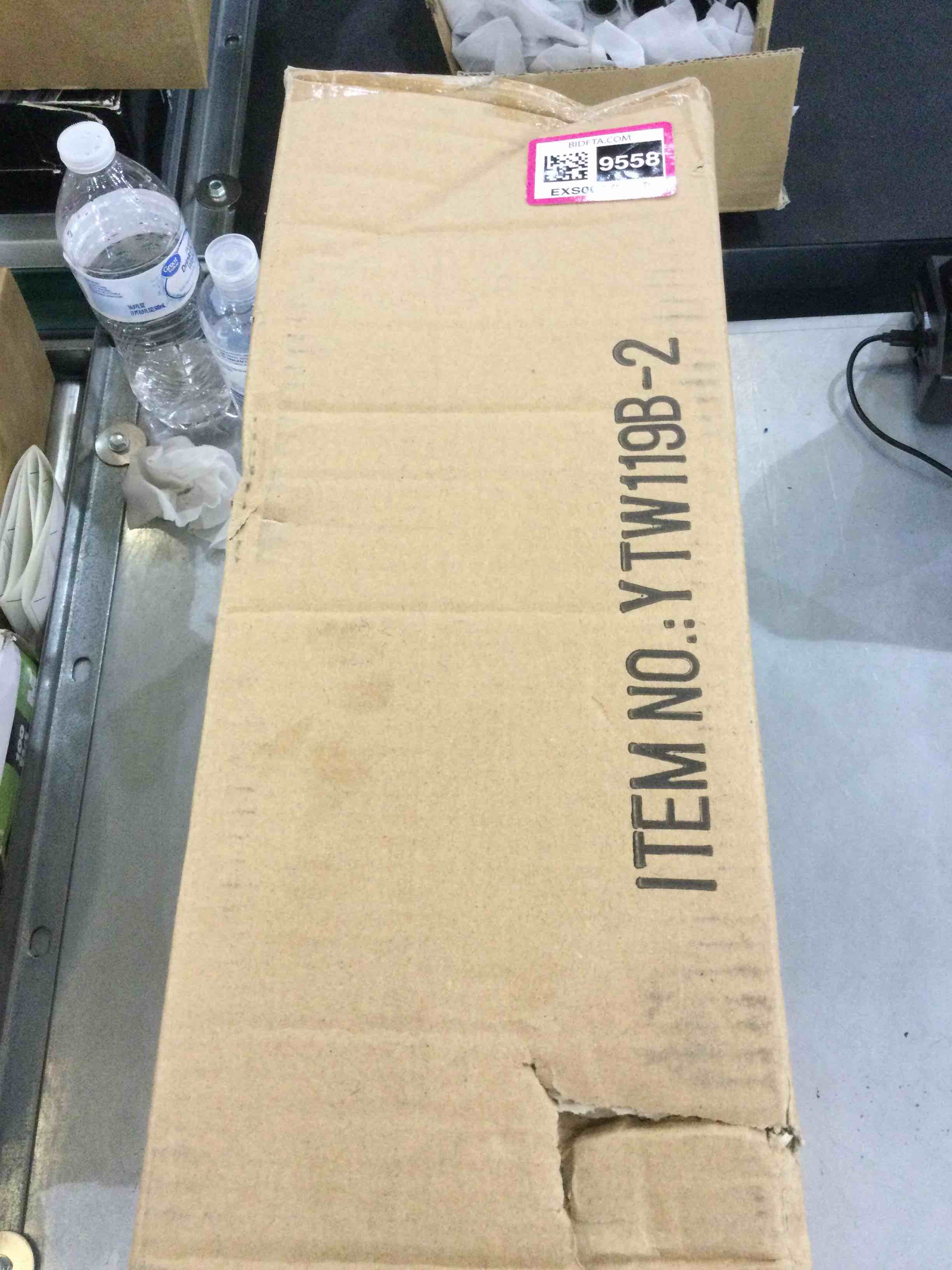 https://s3.amazonaws.com/lotting-images-prod/bidfta/EXS00279559_1684764365667.jpeg