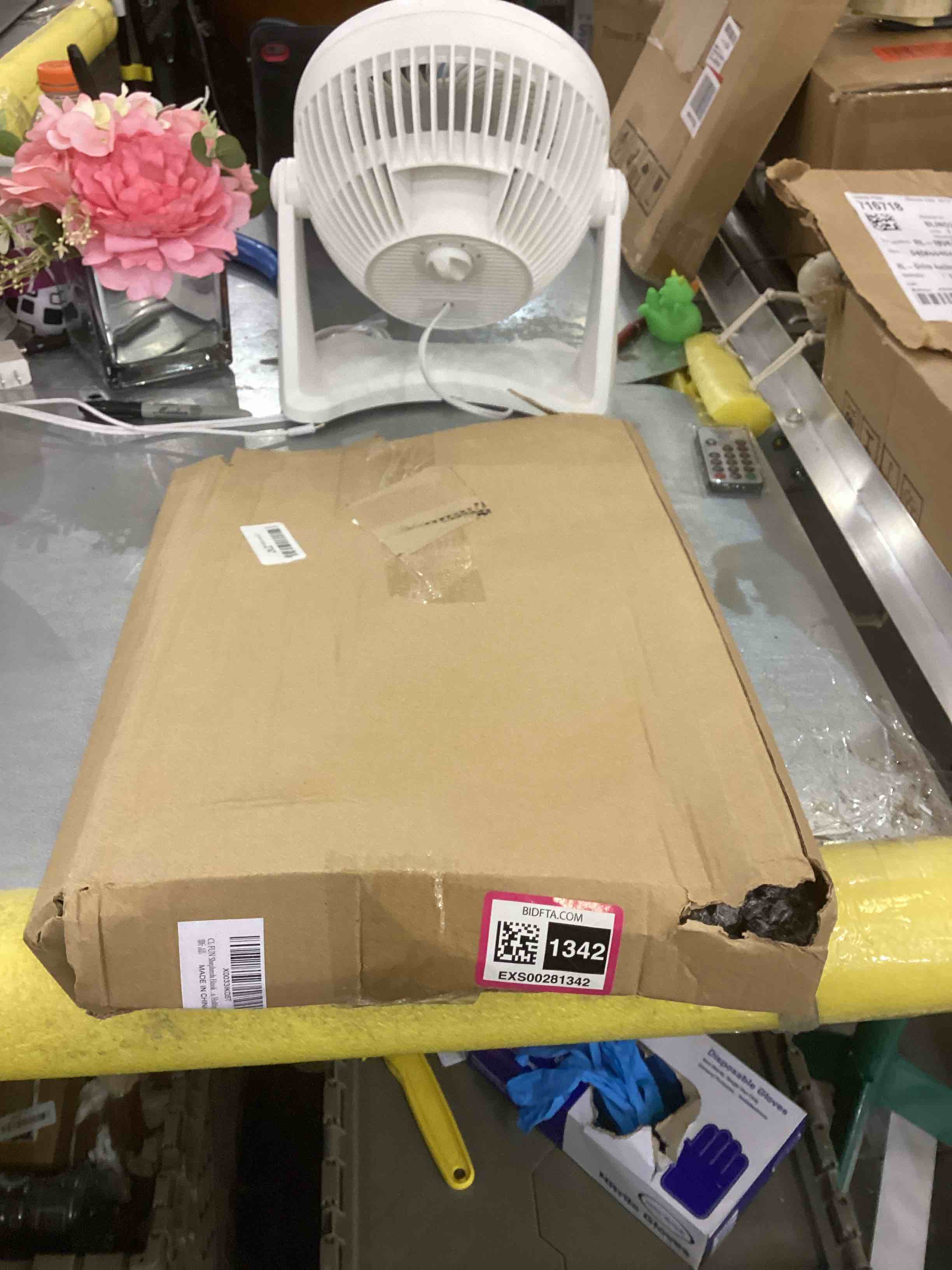 https://s3.amazonaws.com/lotting-images-prod/bidfta/EXS00281342_1687360994753.jpeg