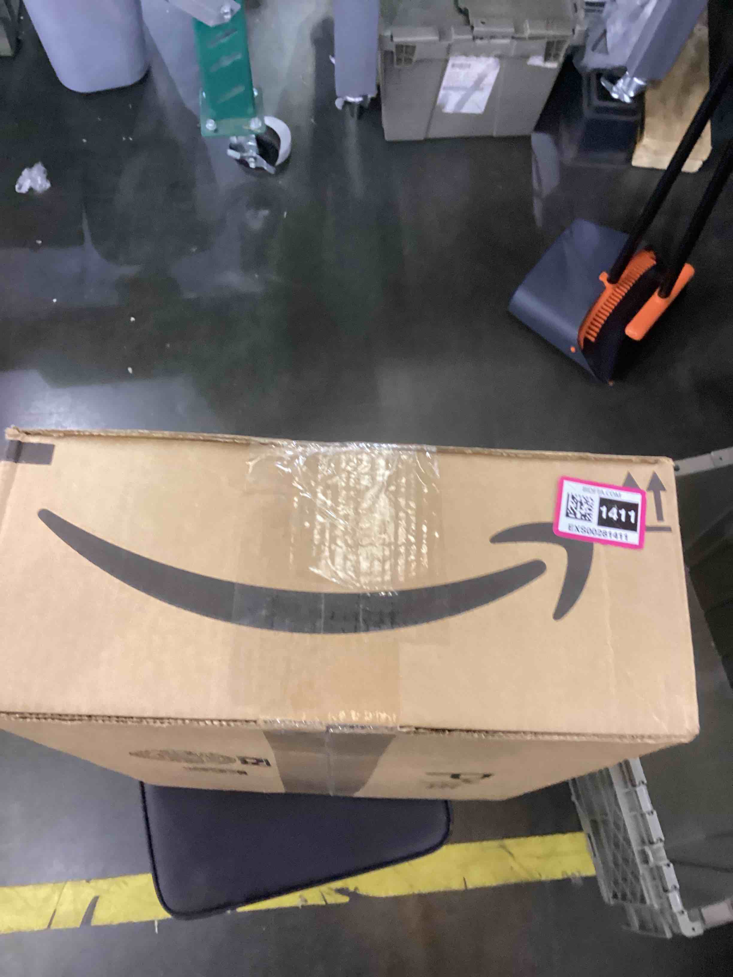 https://s3.amazonaws.com/lotting-images-prod/bidfta/EXS00281411_1687373726059.jpeg