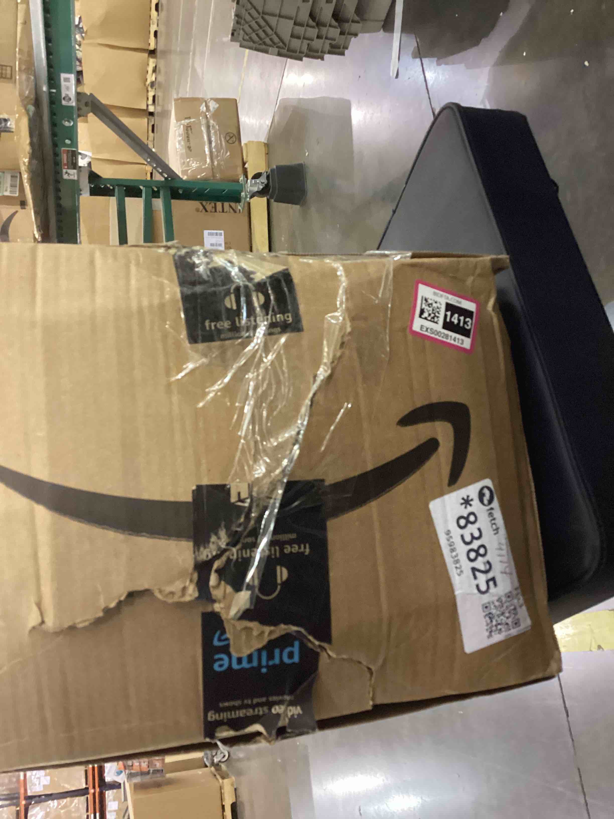 https://s3.amazonaws.com/lotting-images-prod/bidfta/EXS00281413_1687373861392.jpeg