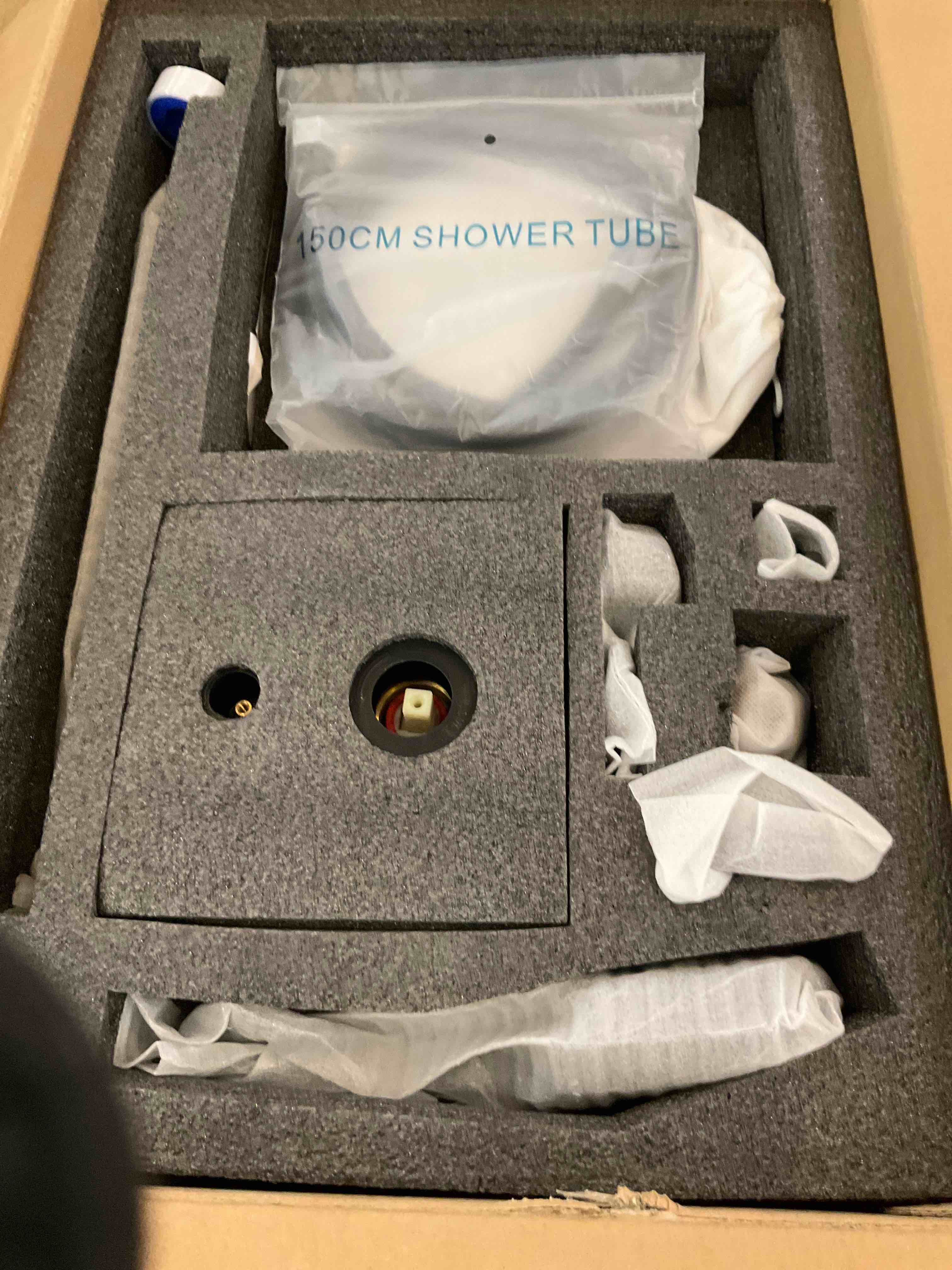 https://s3.amazonaws.com/lotting-images-prod/bidfta/EXS00281909_1687804711644.jpeg
