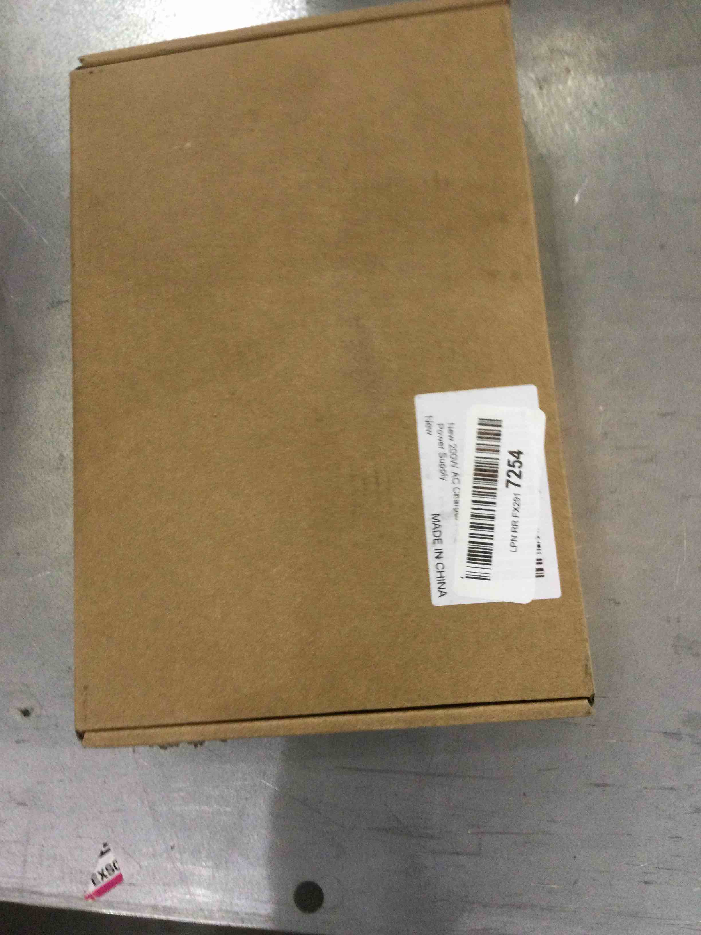 https://s3.amazonaws.com/lotting-images-prod/bidfta/EXS00282122_1687358113374.jpeg