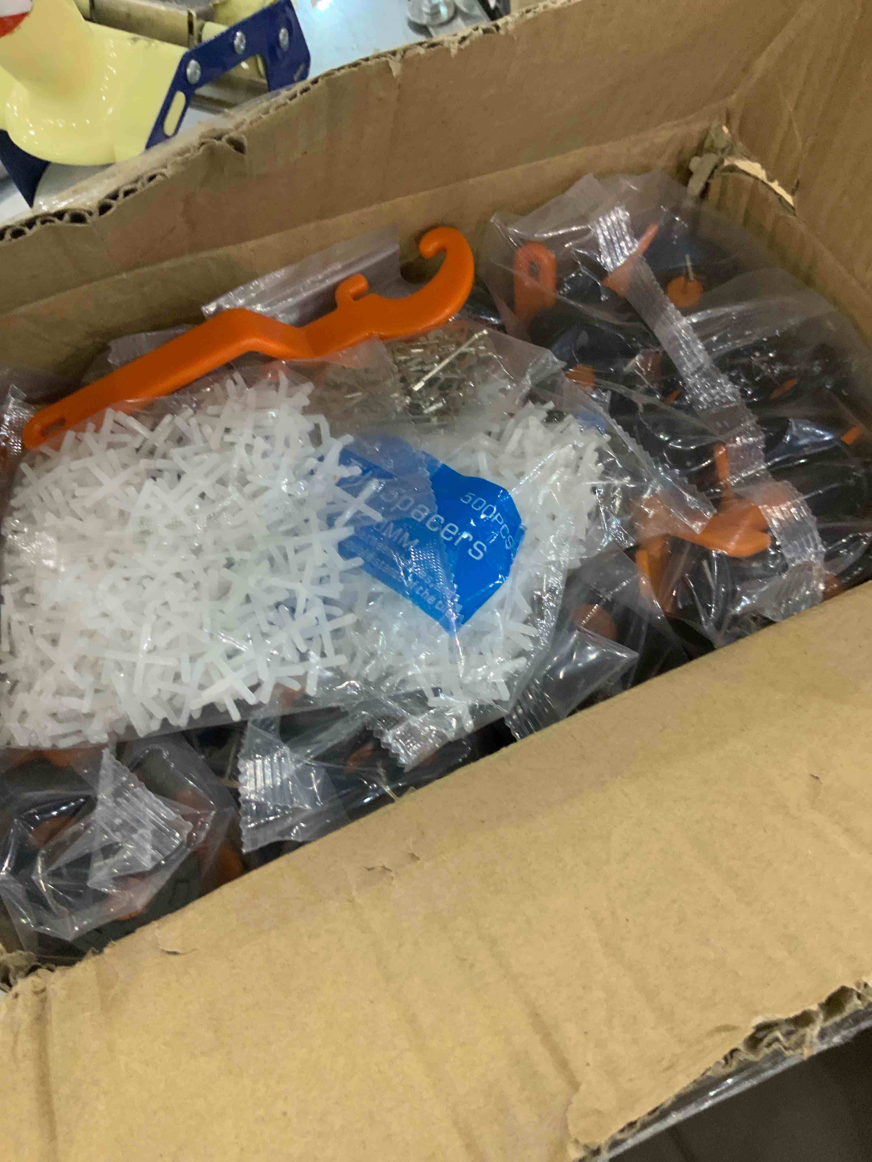 https://s3.amazonaws.com/lotting-images-prod/bidfta/EXS00283053_1687265078642.jpeg