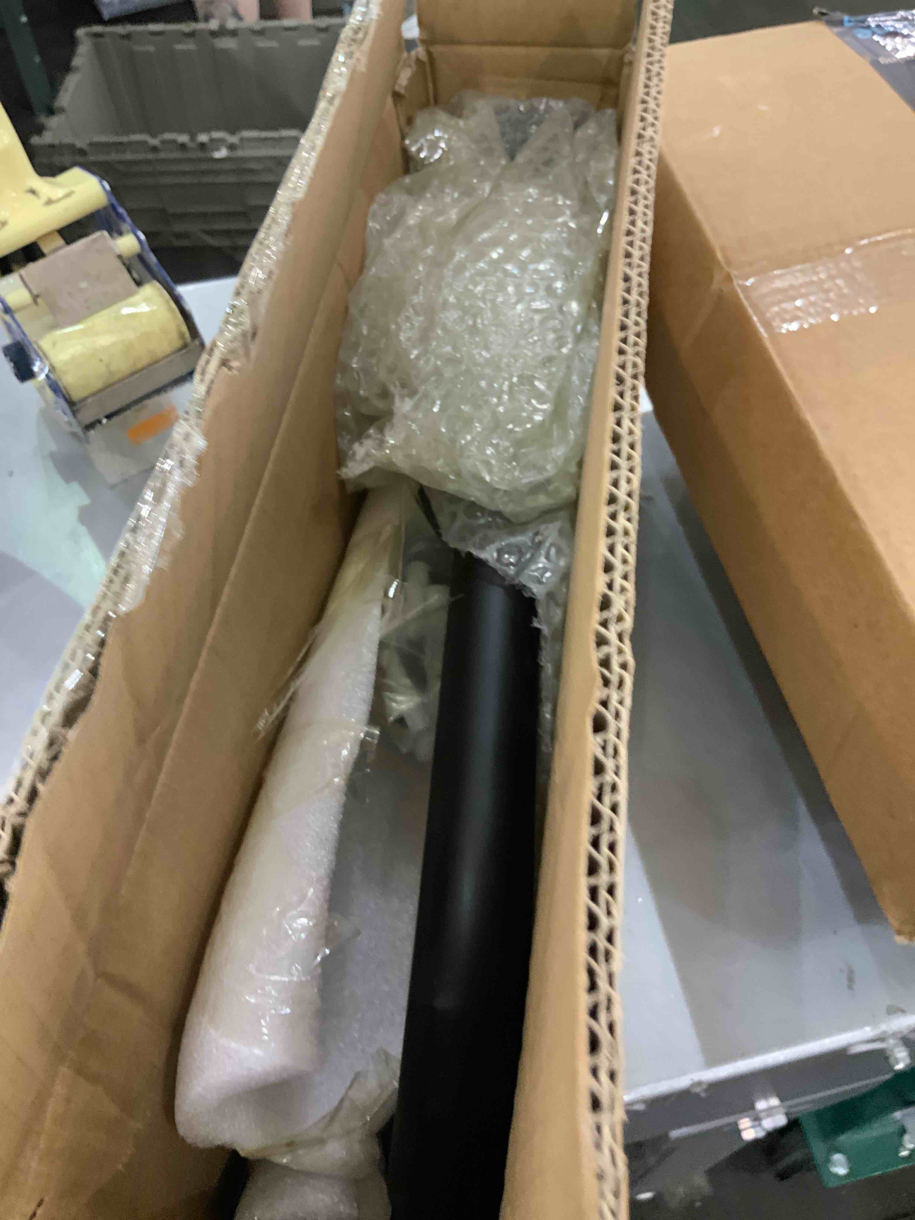 https://s3.amazonaws.com/lotting-images-prod/bidfta/EXS00283462_1687782641840.jpeg