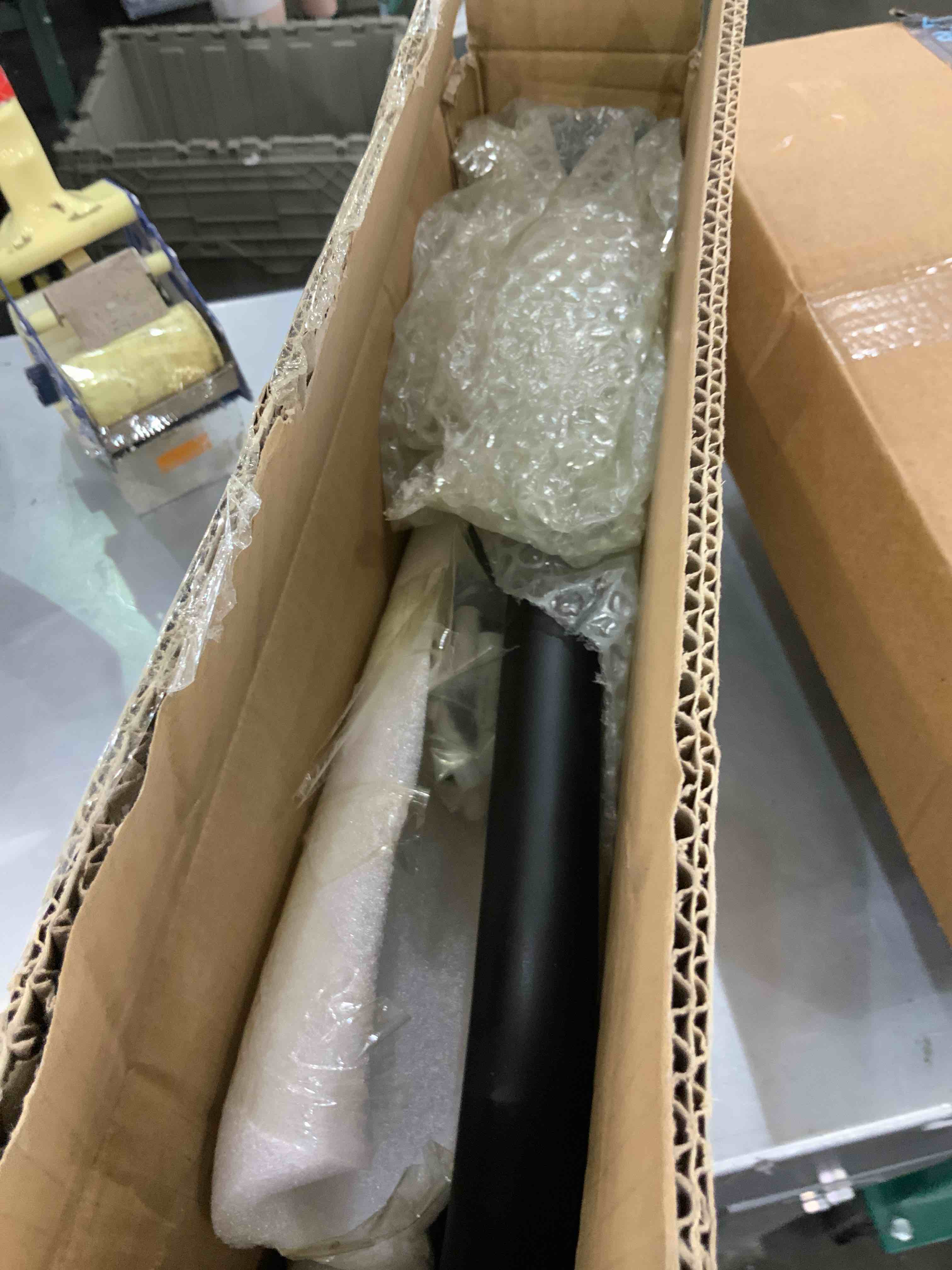 https://s3.amazonaws.com/lotting-images-prod/bidfta/EXS00283462_1687782642877.jpeg