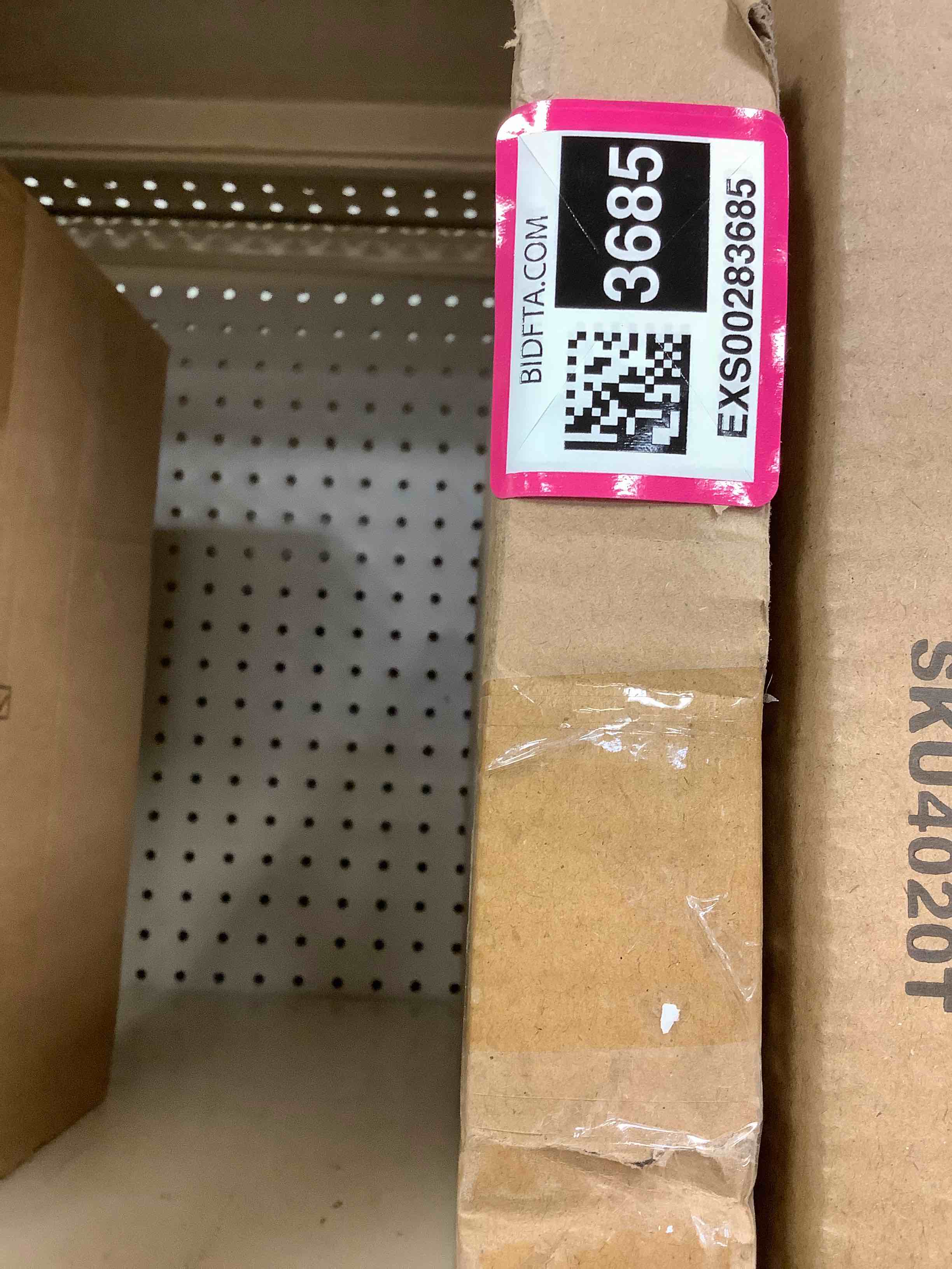https://s3.amazonaws.com/lotting-images-prod/bidfta/EXS00283685_1687469951069.jpeg