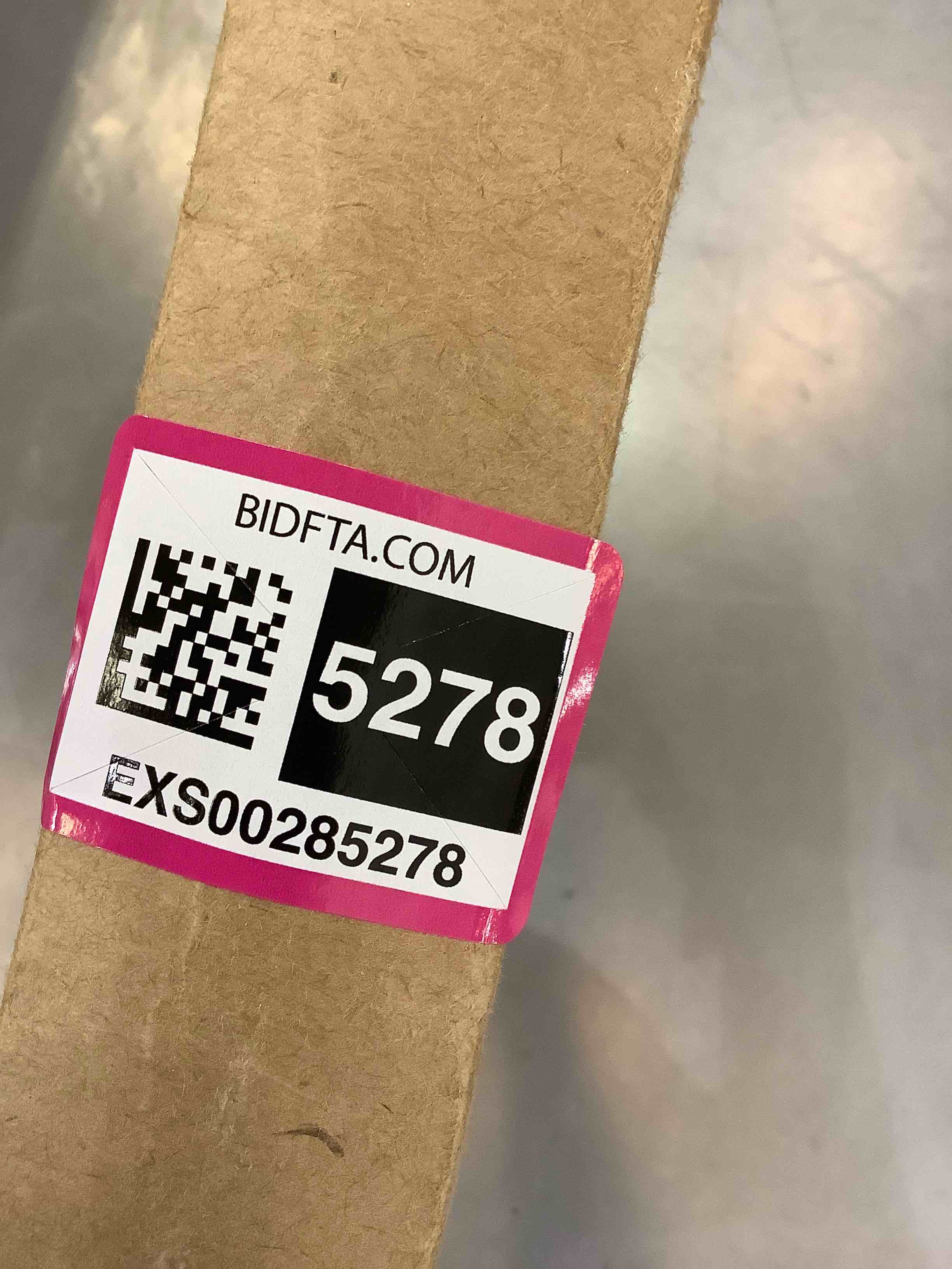 https://s3.amazonaws.com/lotting-images-prod/bidfta/EXS00285278_1687792212440.jpeg