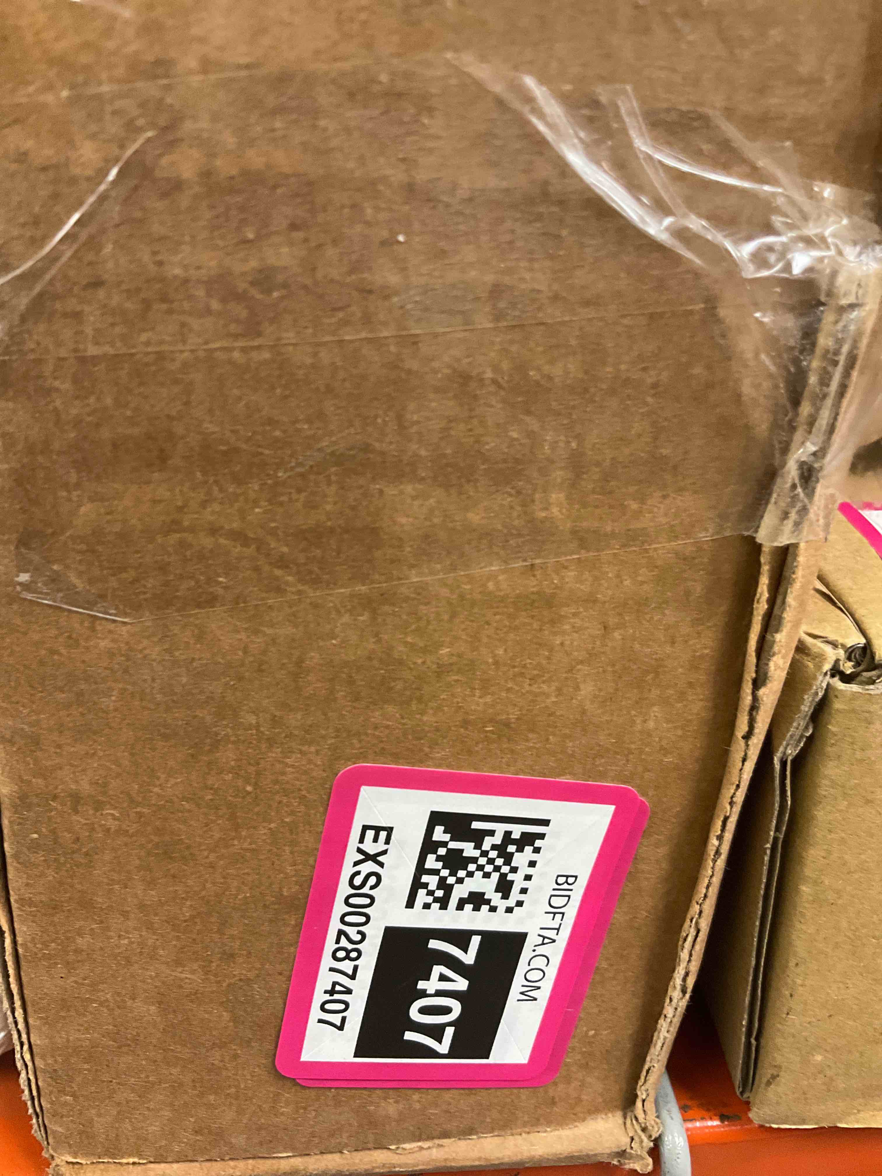 https://s3.amazonaws.com/lotting-images-prod/bidfta/EXS00287407_1687381608899.jpeg