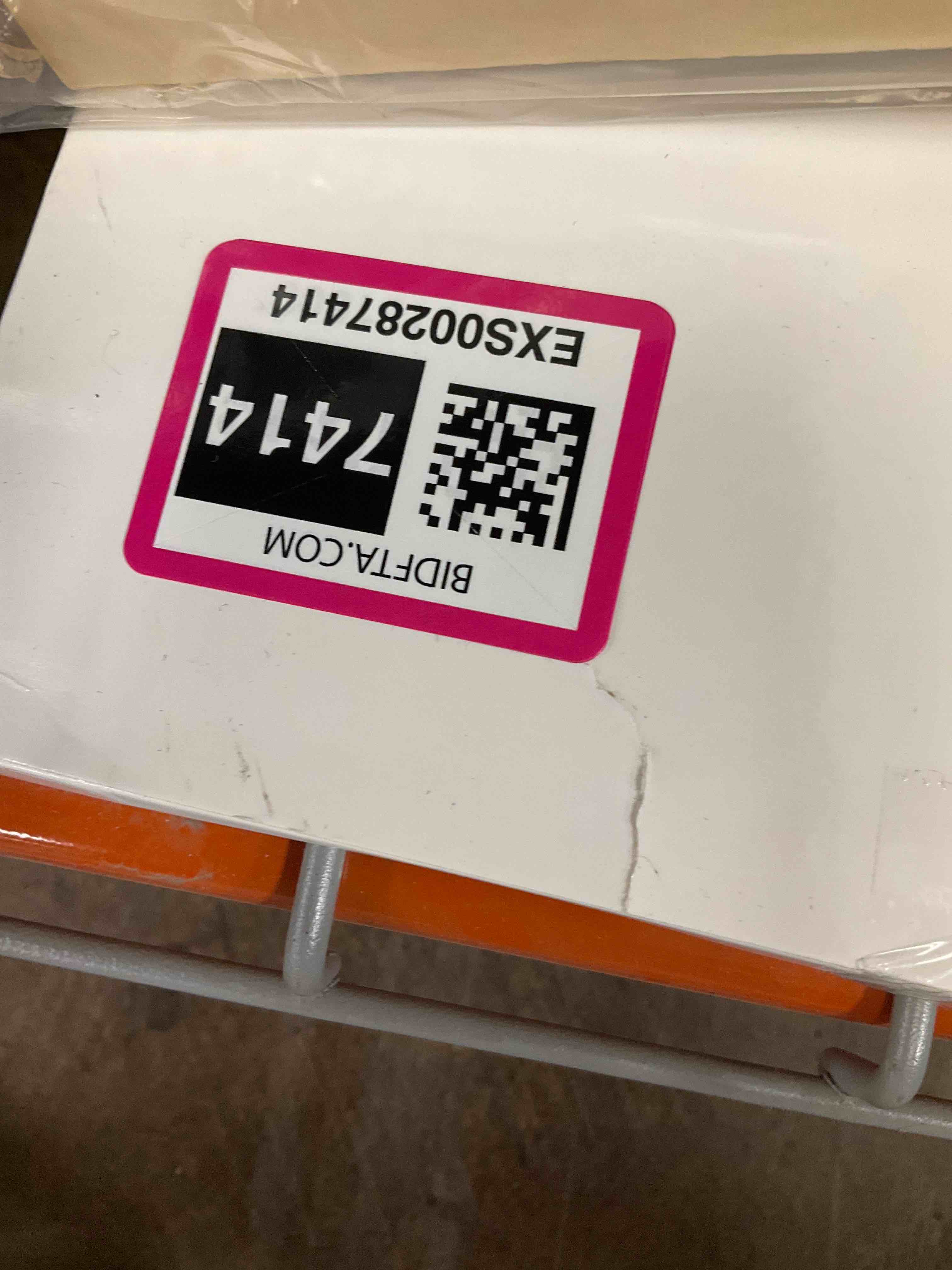https://s3.amazonaws.com/lotting-images-prod/bidfta/EXS00287414_1687382165856.jpeg