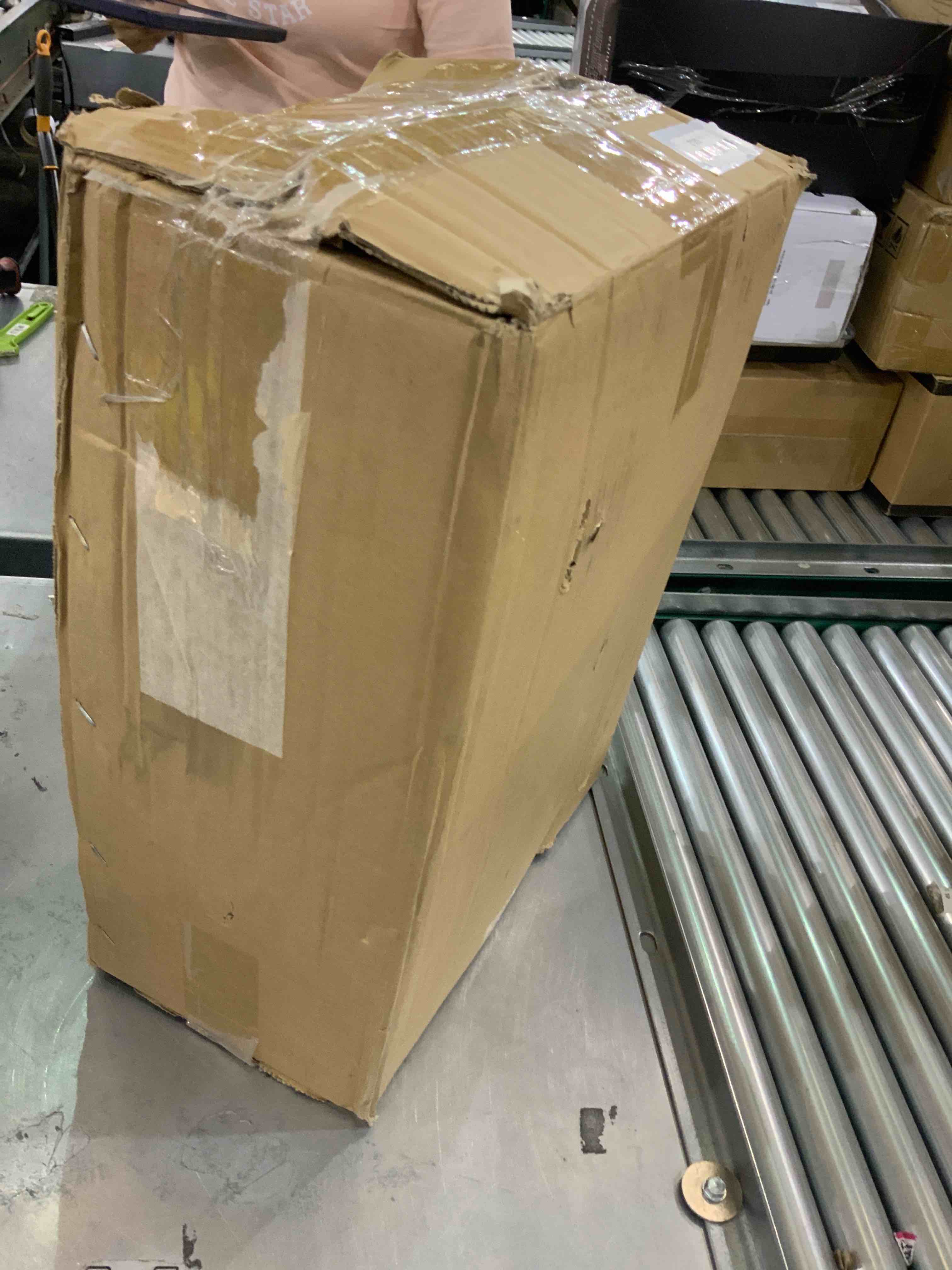 https://s3.amazonaws.com/lotting-images-prod/bidfta/EXS00288704_1687436603821.jpeg