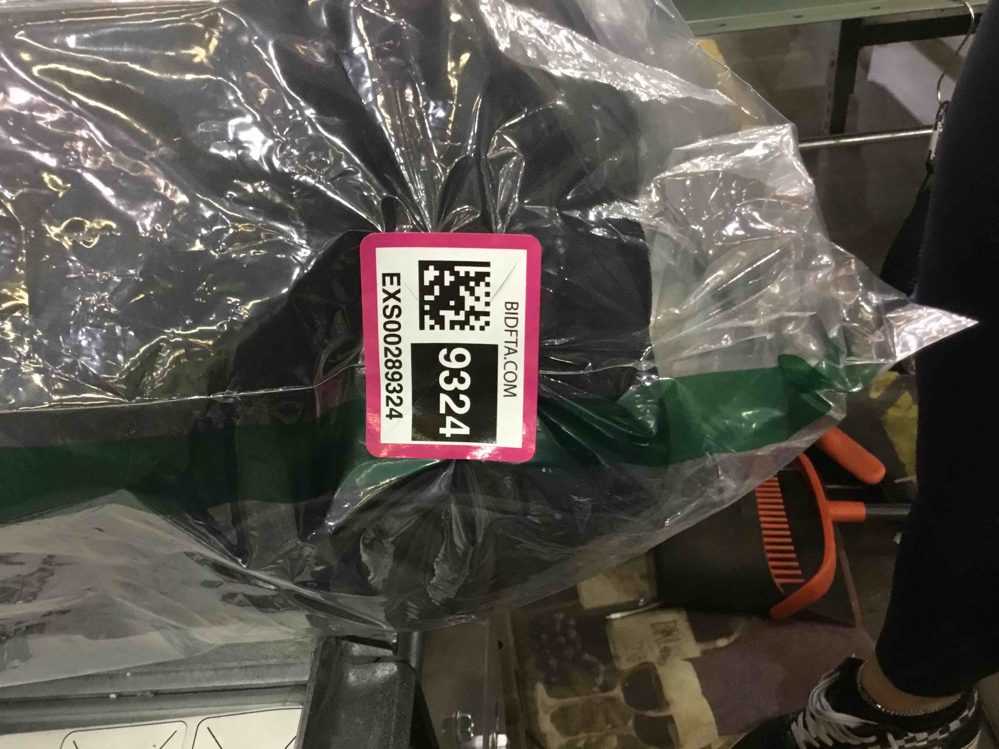 https://s3.amazonaws.com/lotting-images-prod/bidfta/EXS00289324_1688131892822.jpeg