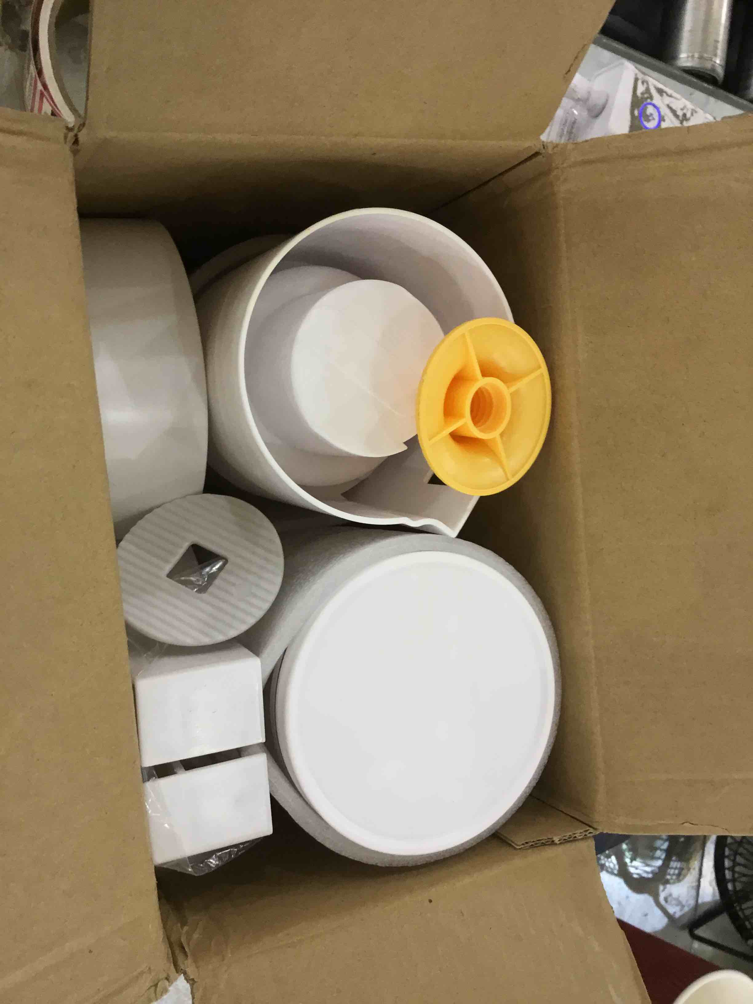 https://s3.amazonaws.com/lotting-images-prod/bidfta/EXS00290854_1686769328361.jpeg