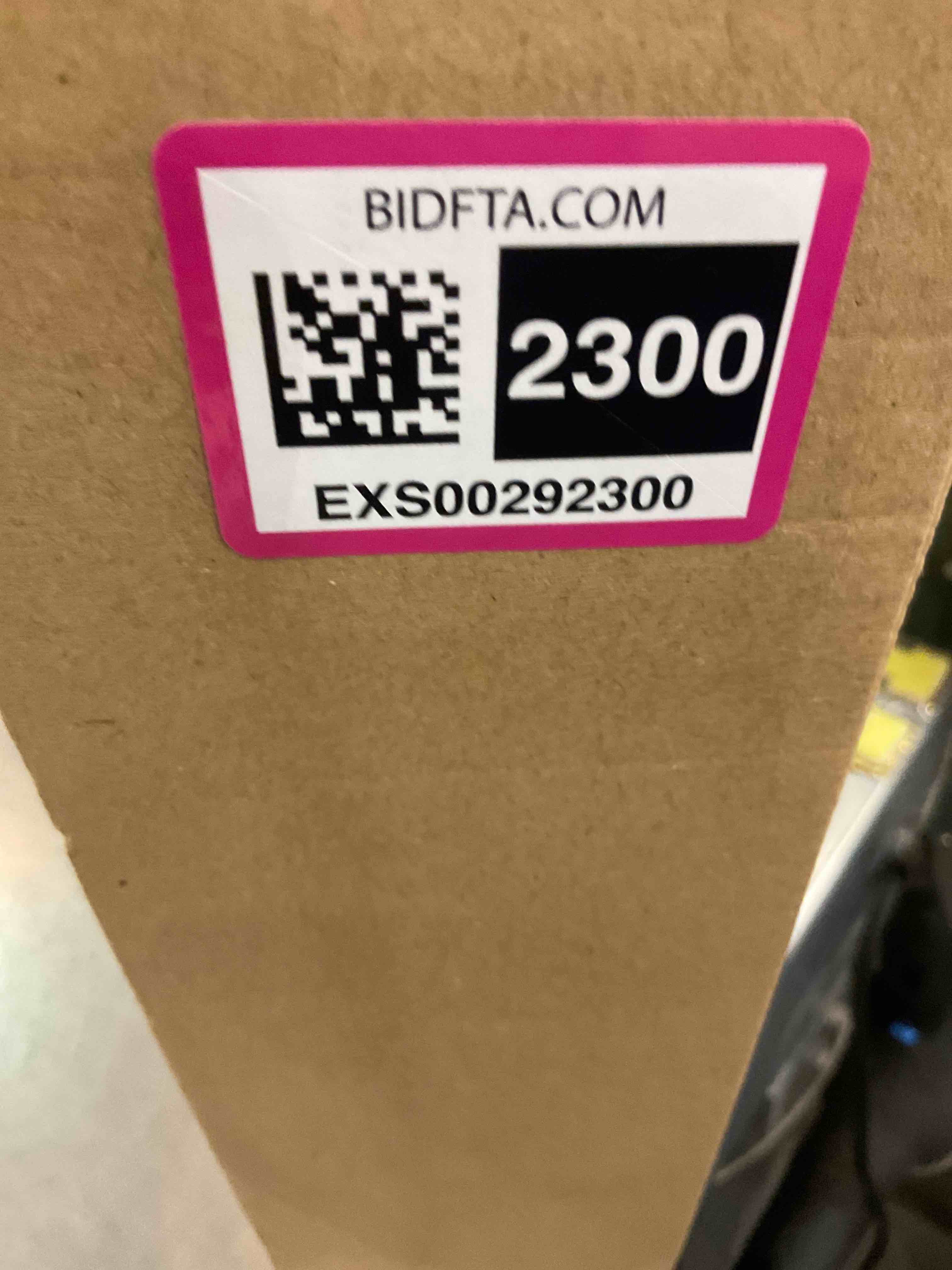 https://s3.amazonaws.com/lotting-images-prod/bidfta/EXS00292300_1686761422768.jpeg