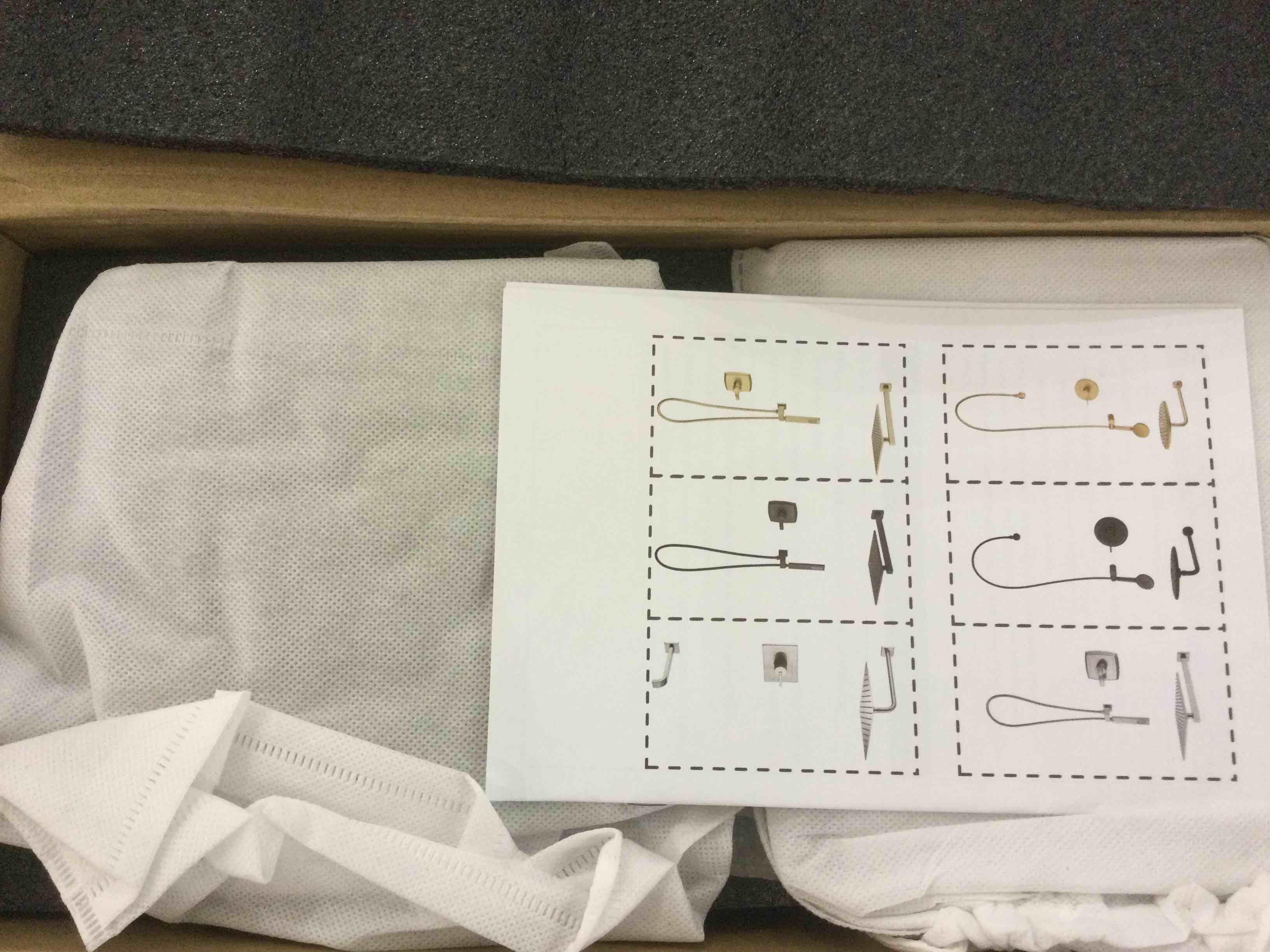 https://s3.amazonaws.com/lotting-images-prod/bidfta/EXS00292826_1686836328065.jpeg
