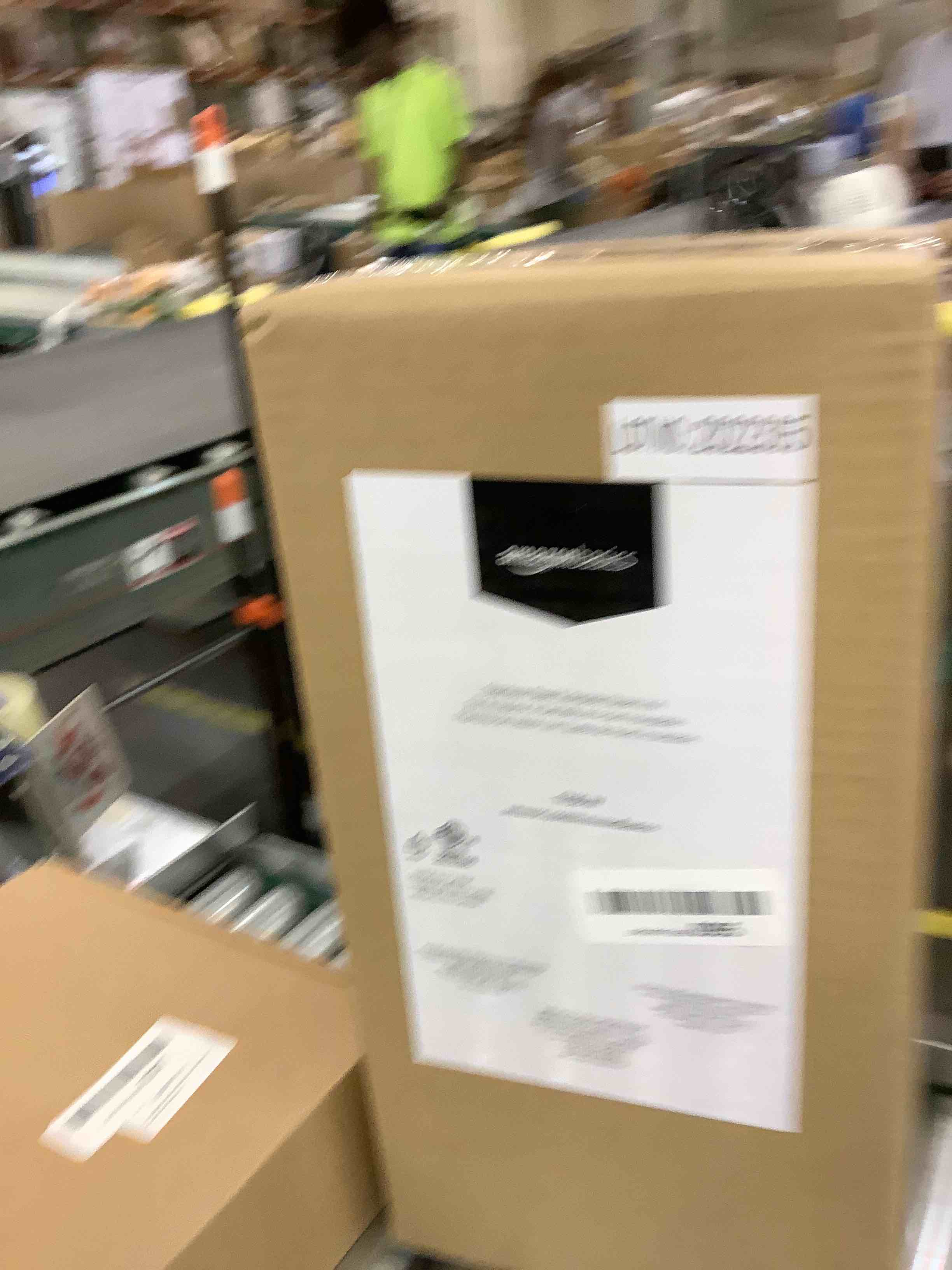 https://s3.amazonaws.com/lotting-images-prod/bidfta/EXS00293387_1686929128394.jpeg