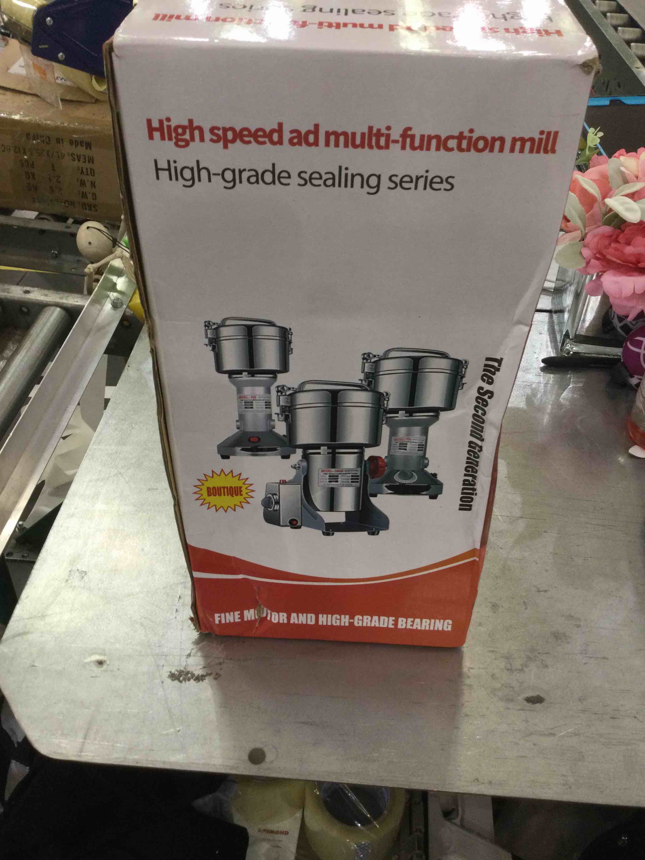 LEJIEYIN Electric herb Grinder 550g High Speed Electric Stainless Steel Spice Grinder Electric Flour Mill Herb Grinder Powder Machine for Dry Food Grin