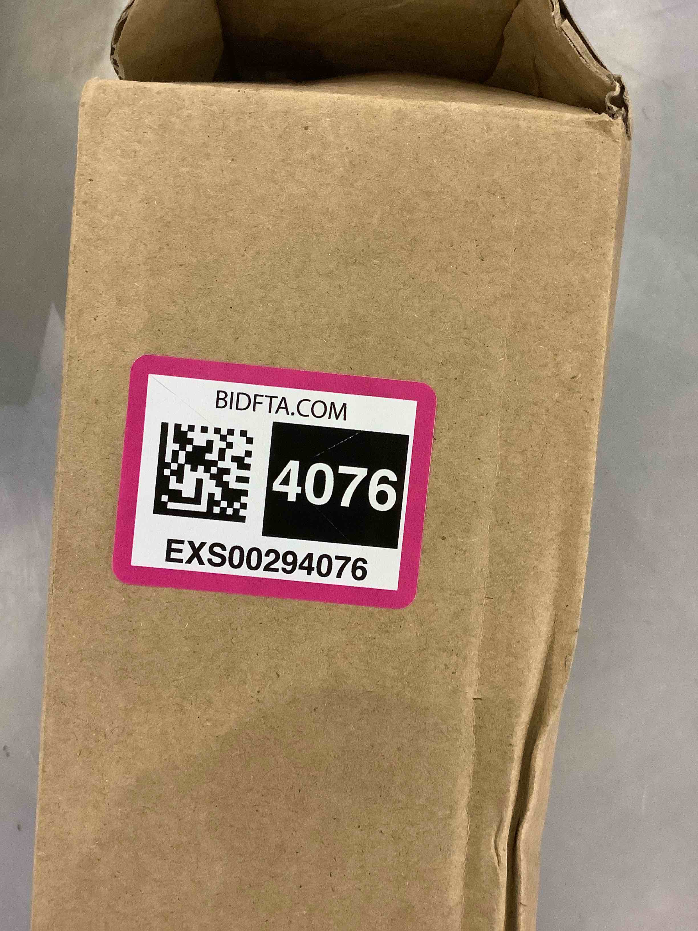 https://s3.amazonaws.com/lotting-images-prod/bidfta/EXS00294076_1686312565489.jpeg