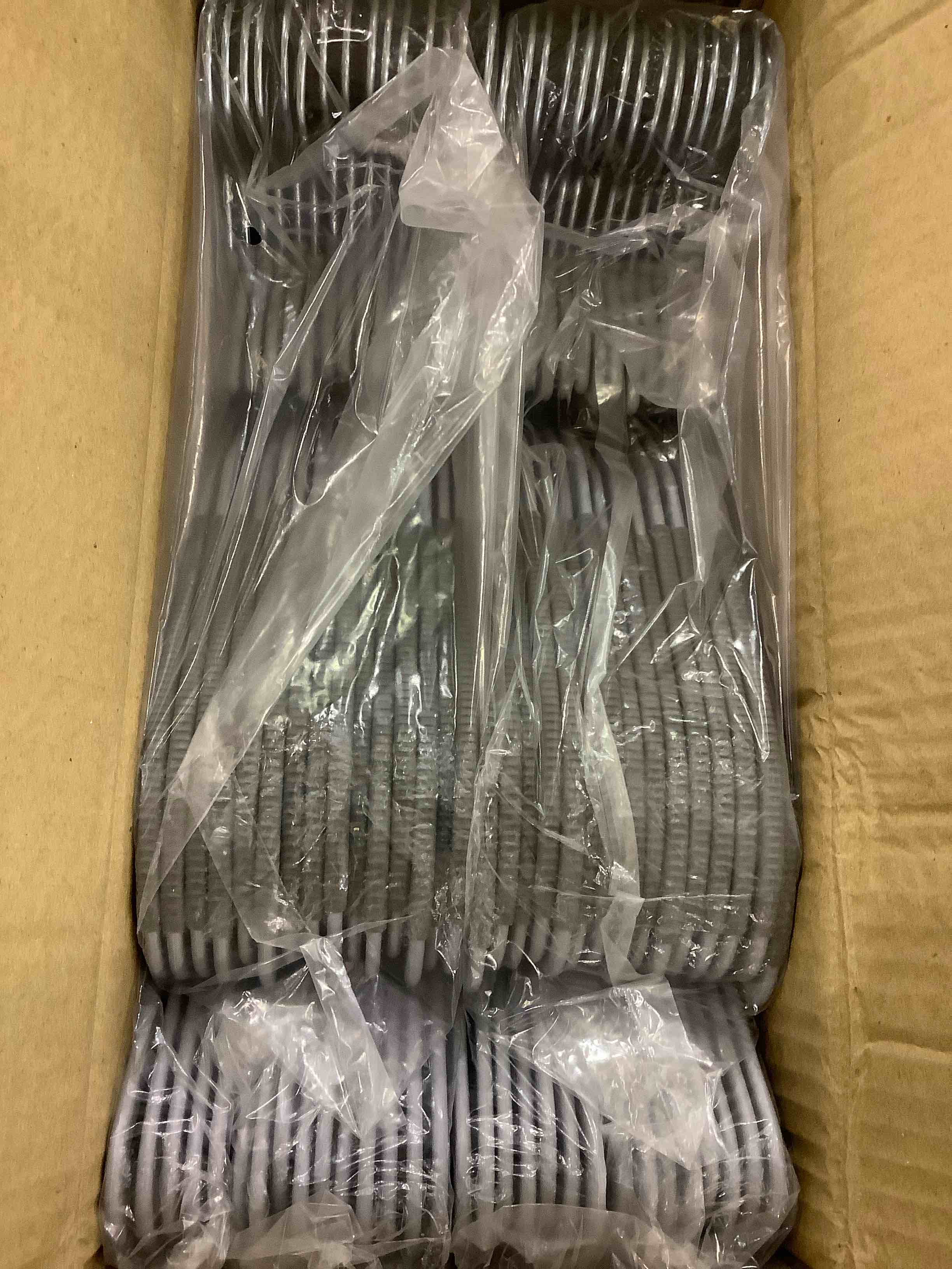 https://s3.amazonaws.com/lotting-images-prod/bidfta/EXS00294251_1686594418619.jpeg