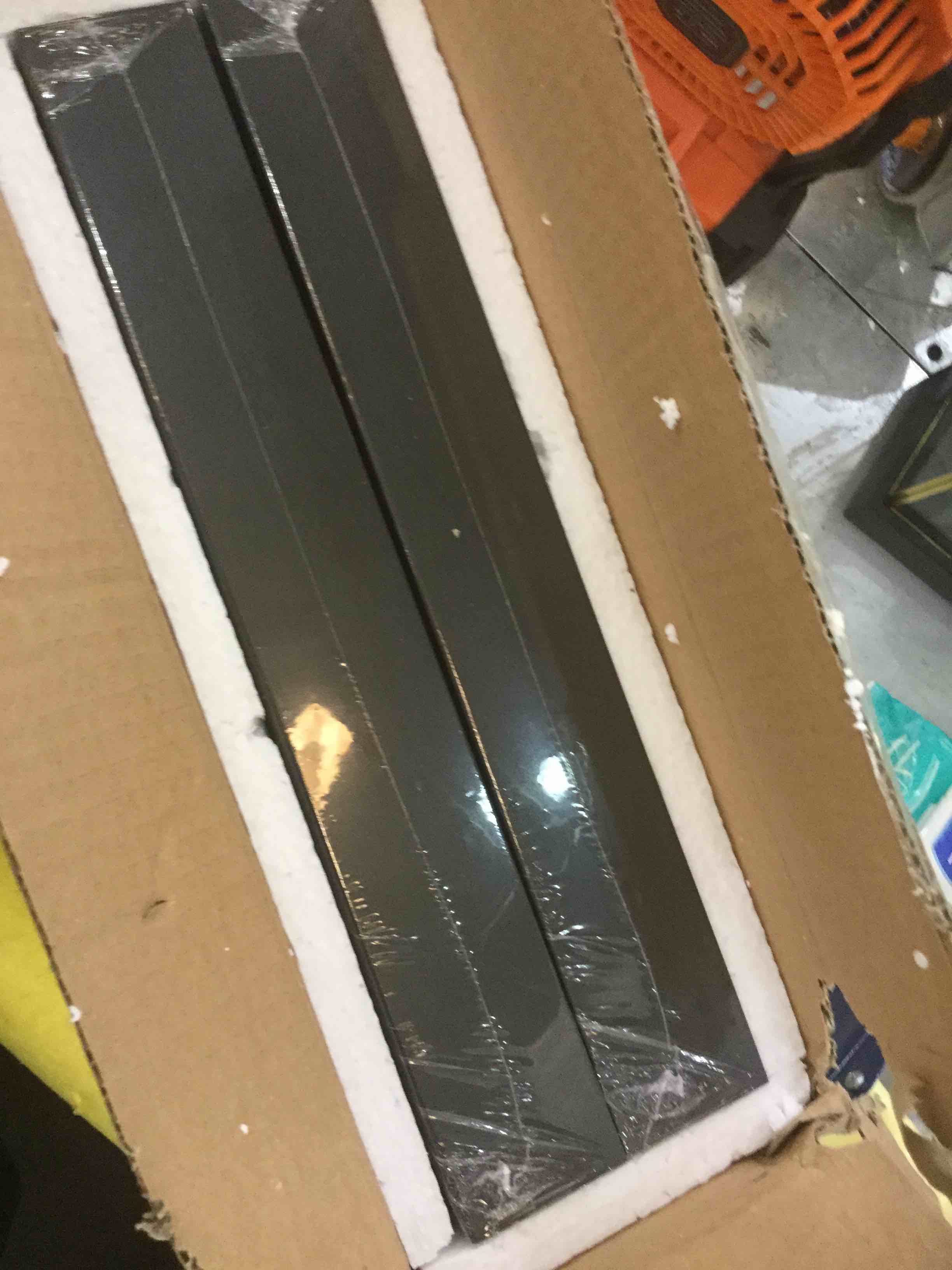 https://s3.amazonaws.com/lotting-images-prod/bidfta/EXS00294820_1688583287850.jpeg