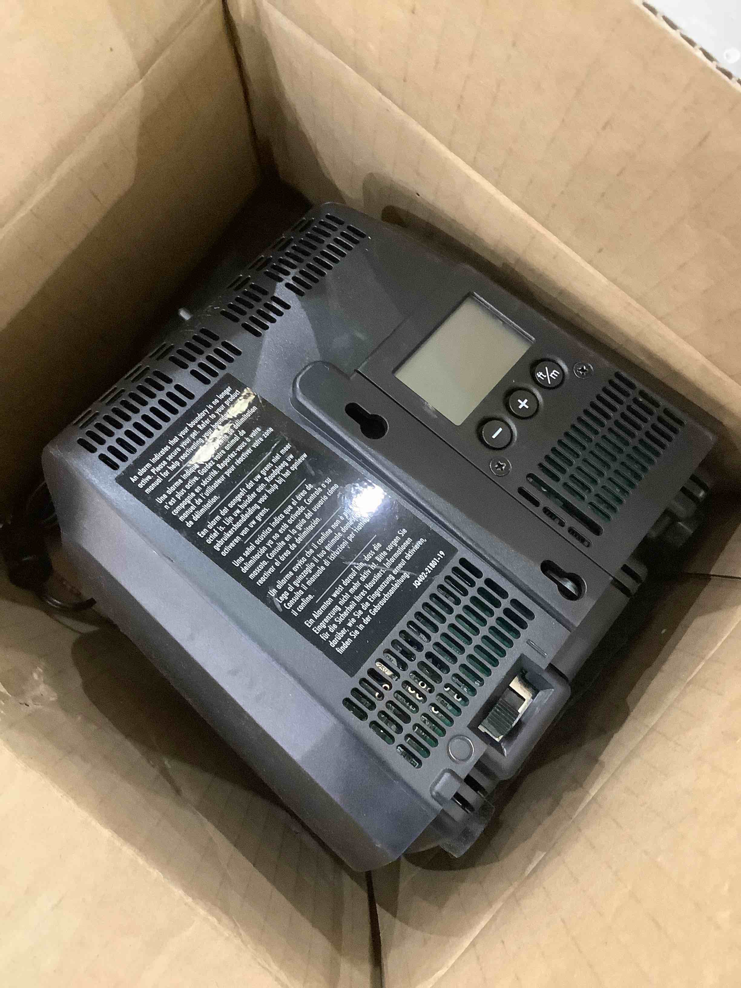 PetSafe Stay & Play Extra Wireless Fence Transmitter - Increase Your Existing Wireless Fence Boundary - From The Parent Company of INVISIBLE FENCE Brand Black 7 IN