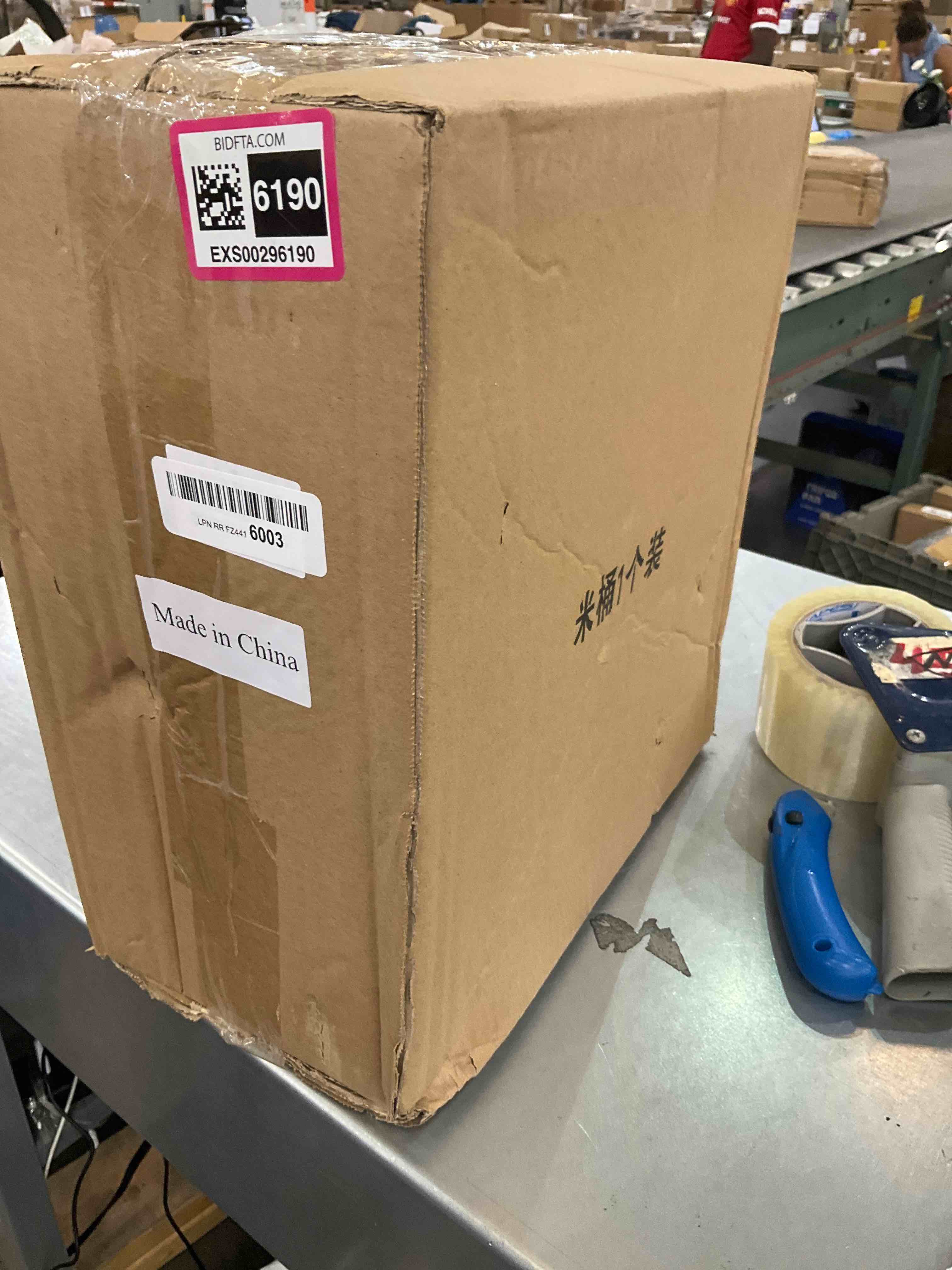 https://s3.amazonaws.com/lotting-images-prod/bidfta/EXS00296190_1686331694561.jpeg