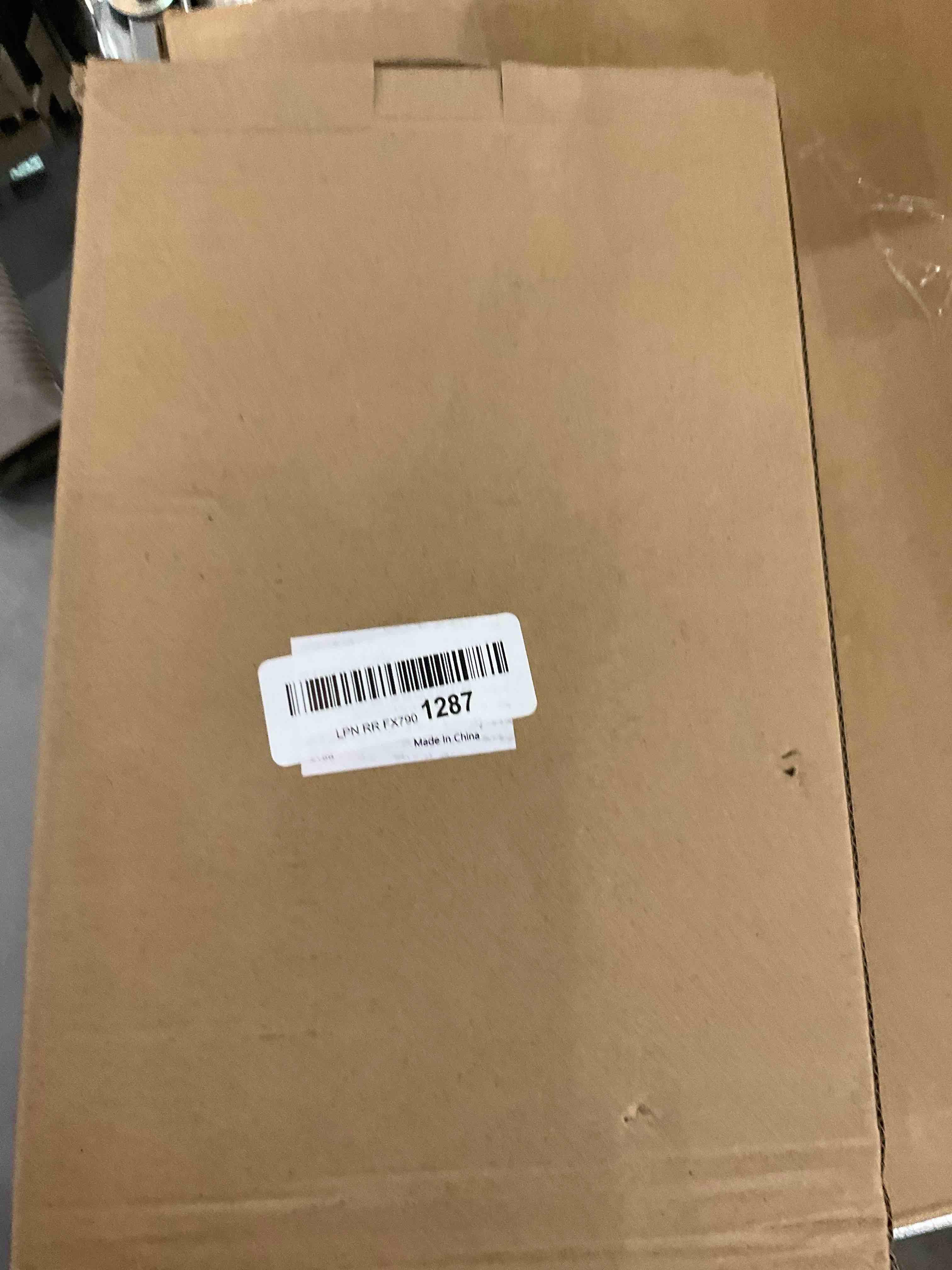 https://s3.amazonaws.com/lotting-images-prod/bidfta/EXS00296262_1686573241336.jpeg