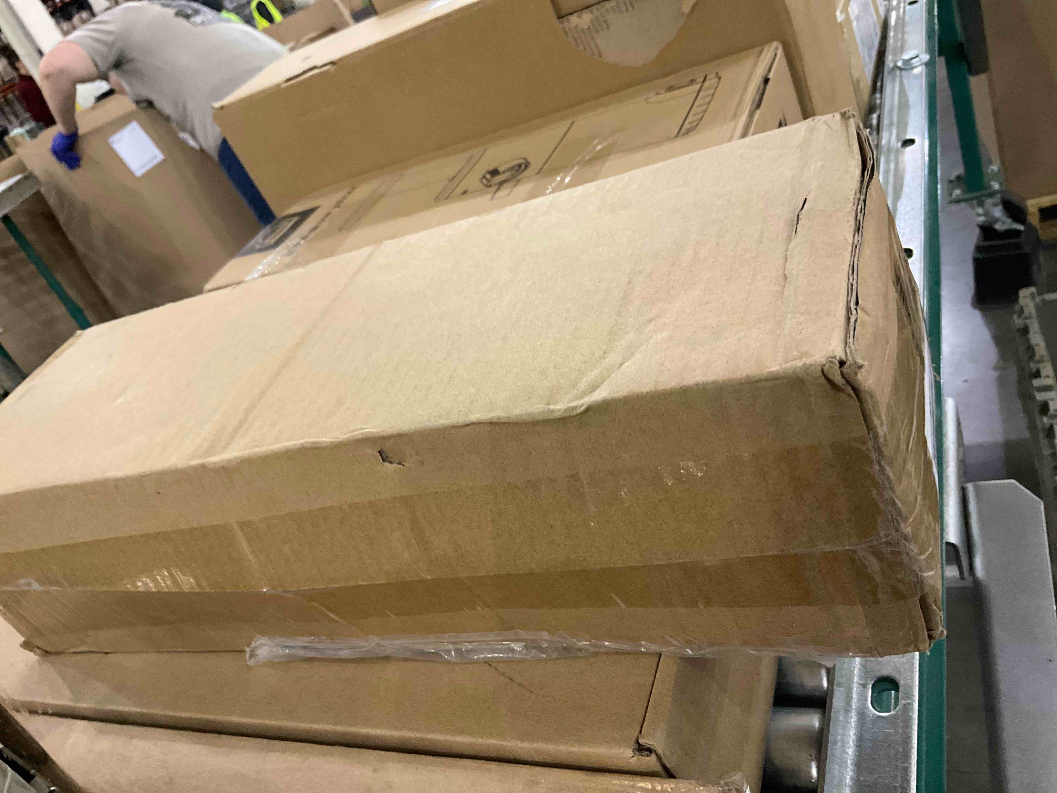 https://s3.amazonaws.com/lotting-images-prod/bidfta/EXS00296368_1686594272806.jpeg