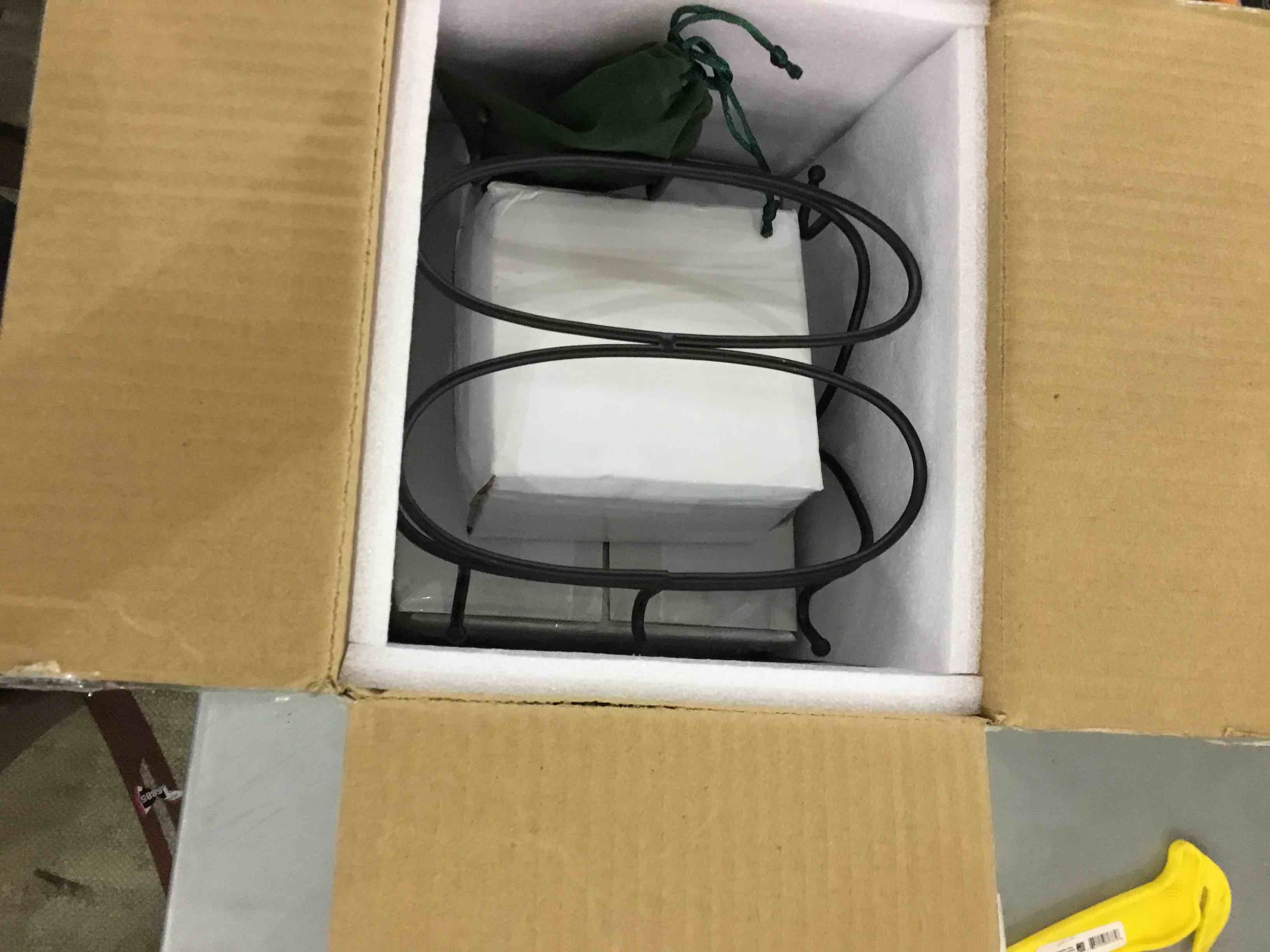 https://s3.amazonaws.com/lotting-images-prod/bidfta/EXS00296893_1686592466126.jpeg