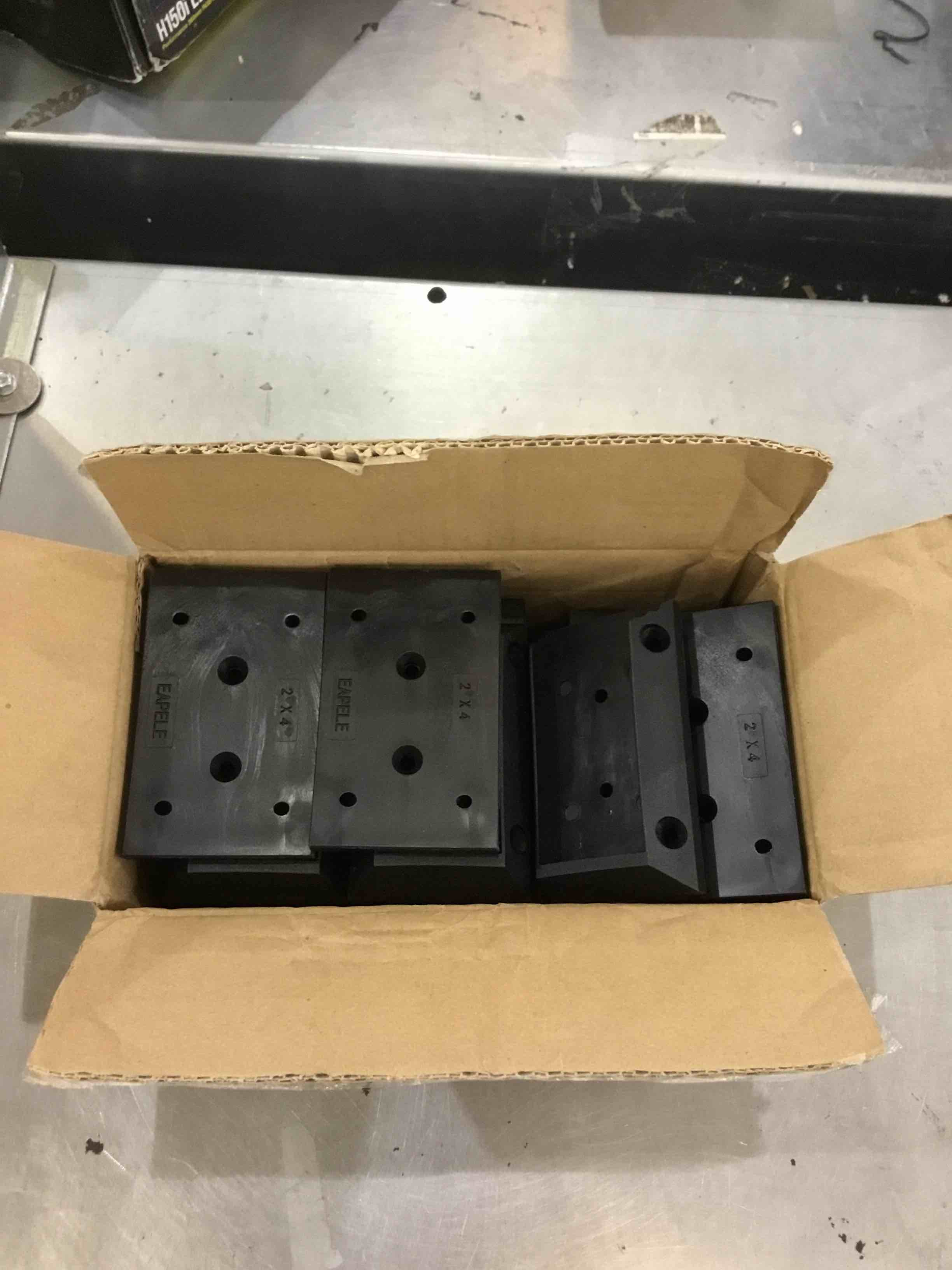 Eapele 20pcs Deck Railing Brackets Connectors for 2x4 Railing Wood Post with 120pcs Wood Screws