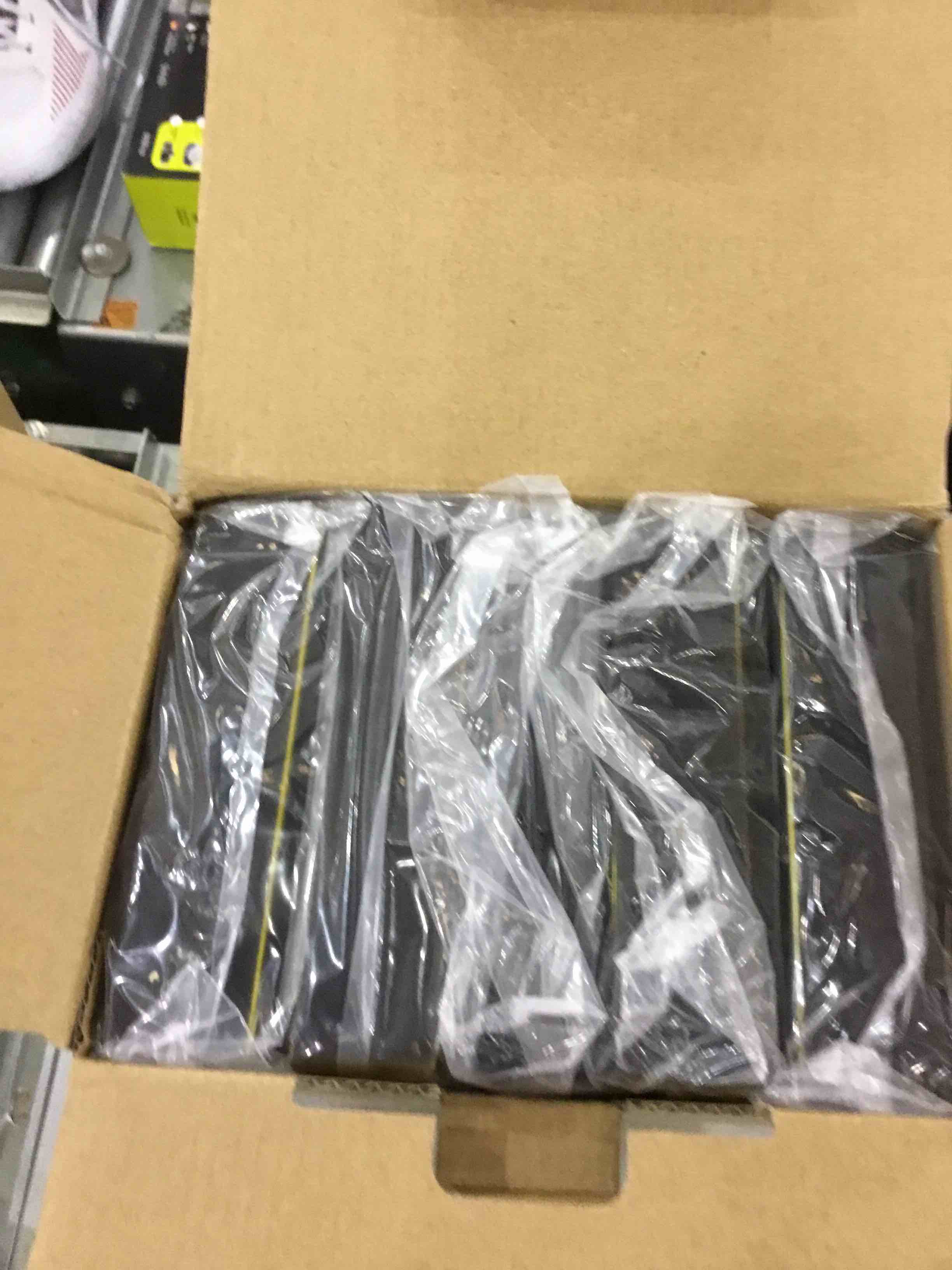 https://s3.amazonaws.com/lotting-images-prod/bidfta/EXS00297268_1686767318533.jpeg