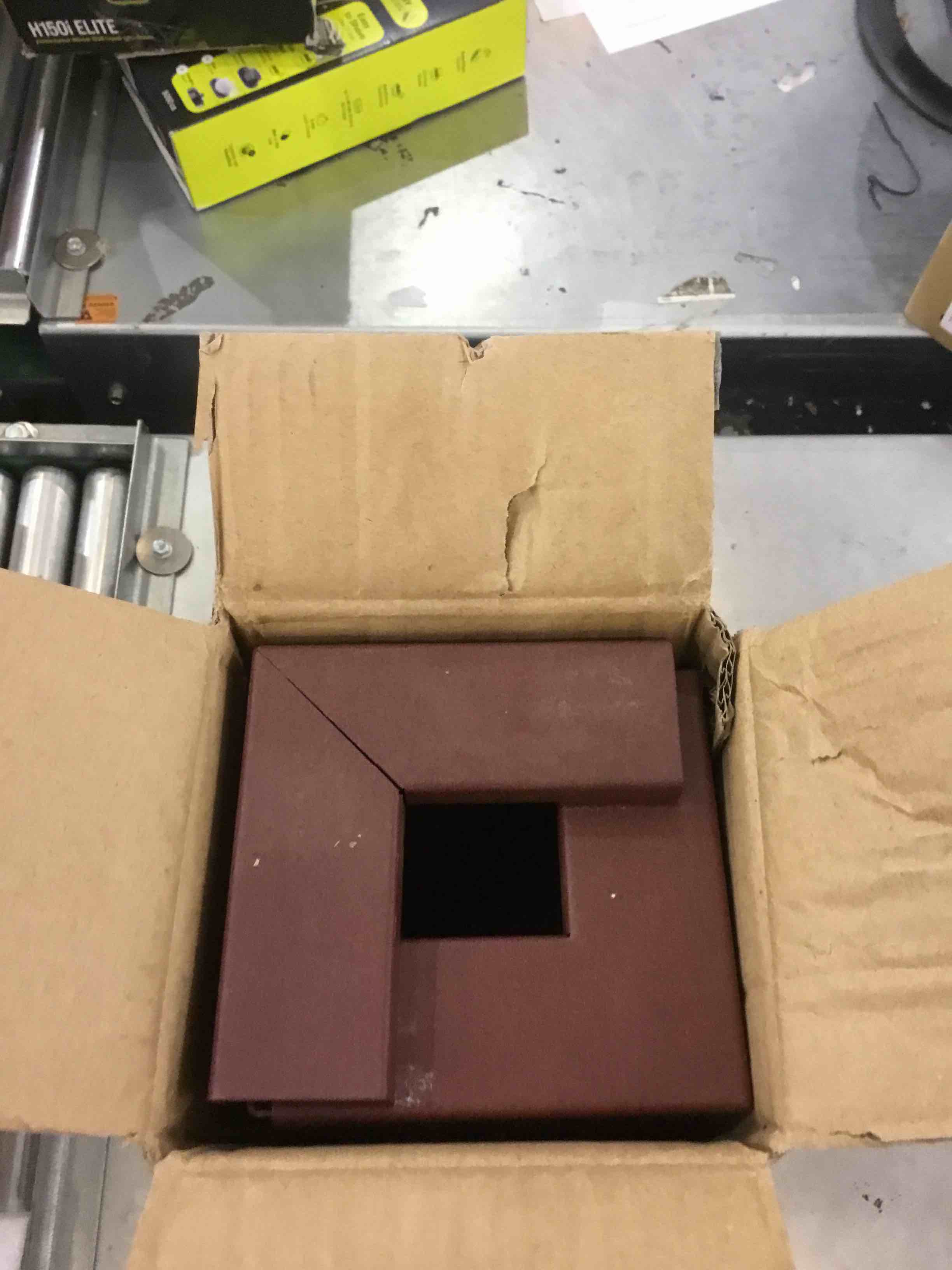 https://s3.amazonaws.com/lotting-images-prod/bidfta/EXS00297361_1686836890346.jpeg