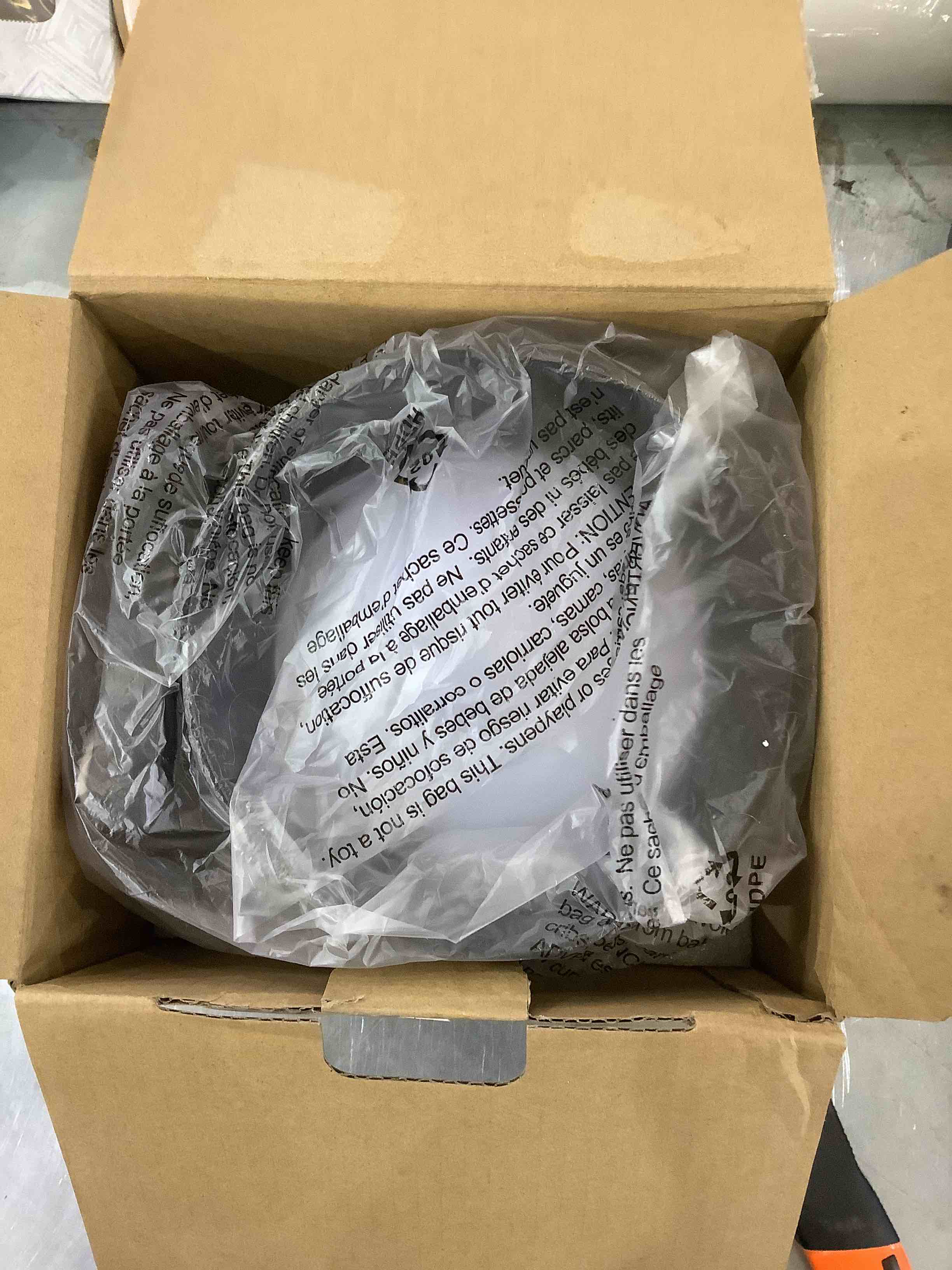 https://s3.amazonaws.com/lotting-images-prod/bidfta/EXS00298139_1686764067996.jpeg