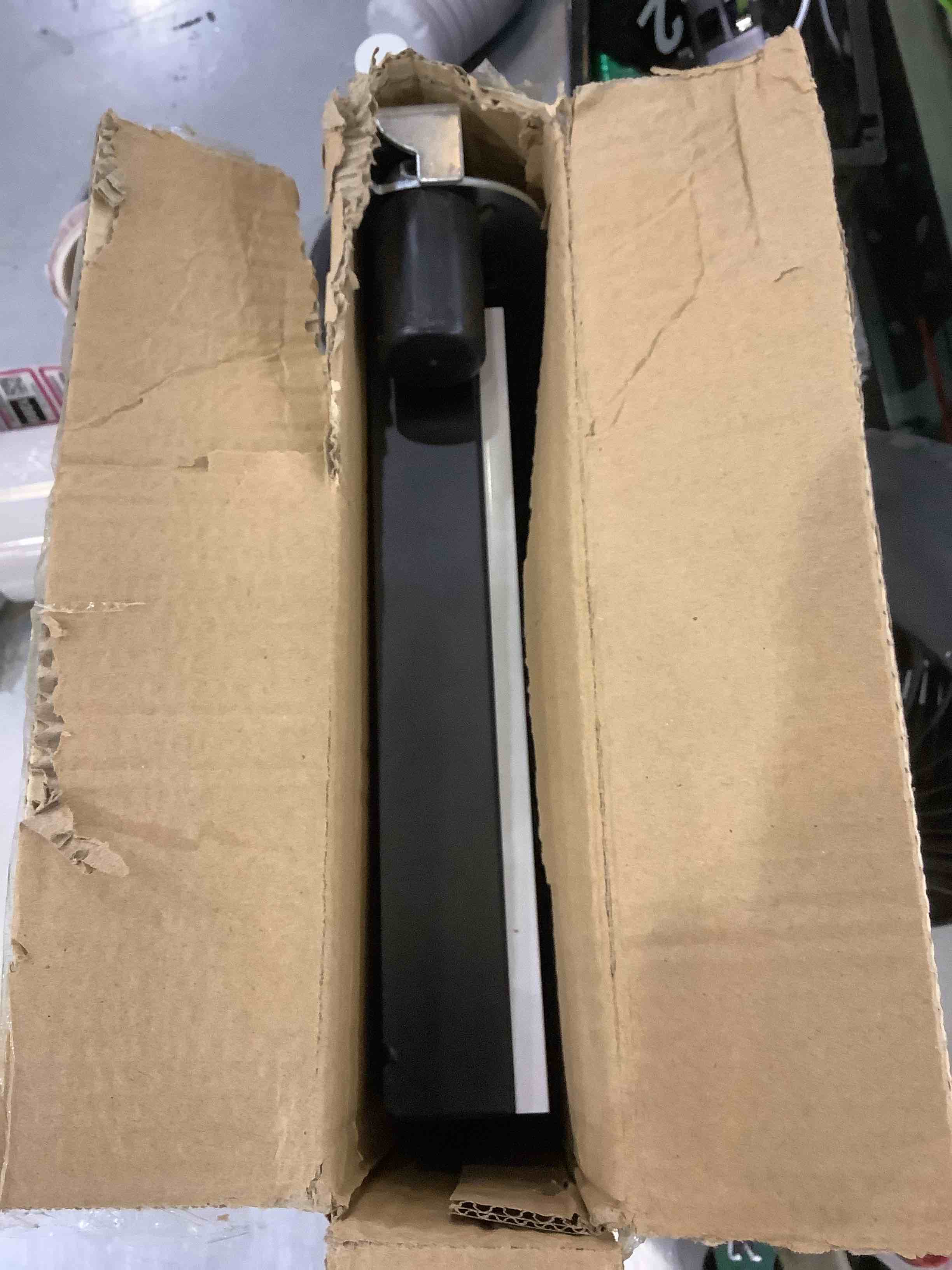 https://s3.amazonaws.com/lotting-images-prod/bidfta/EXS00298153_1686768334636.jpeg