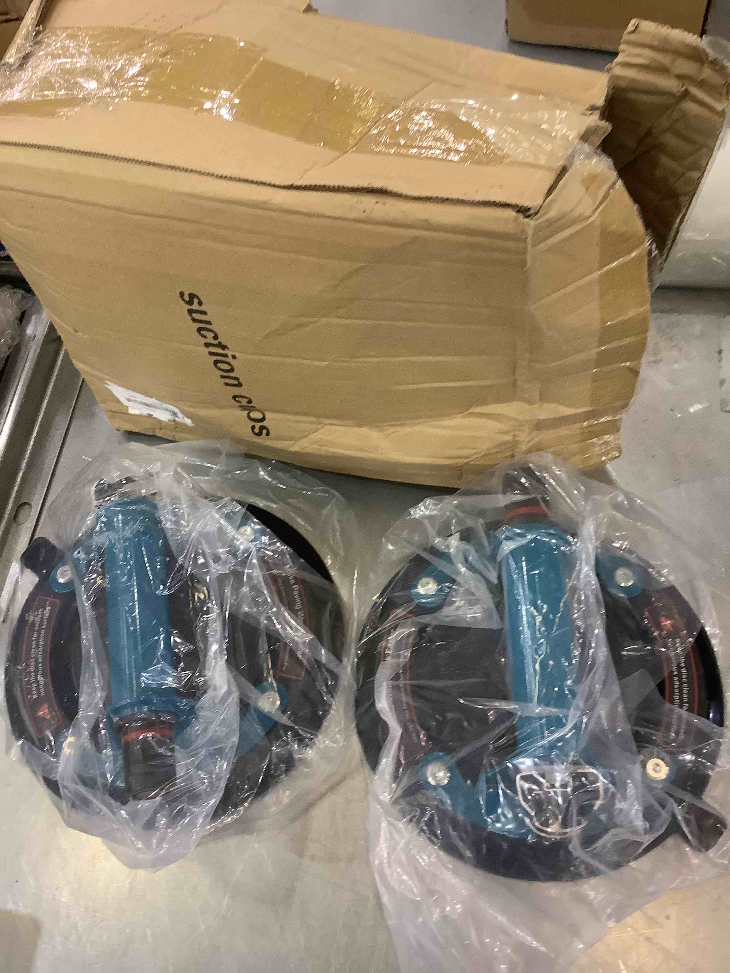 https://s3.amazonaws.com/lotting-images-prod/bidfta/EXS00298341_1686939766847.jpeg