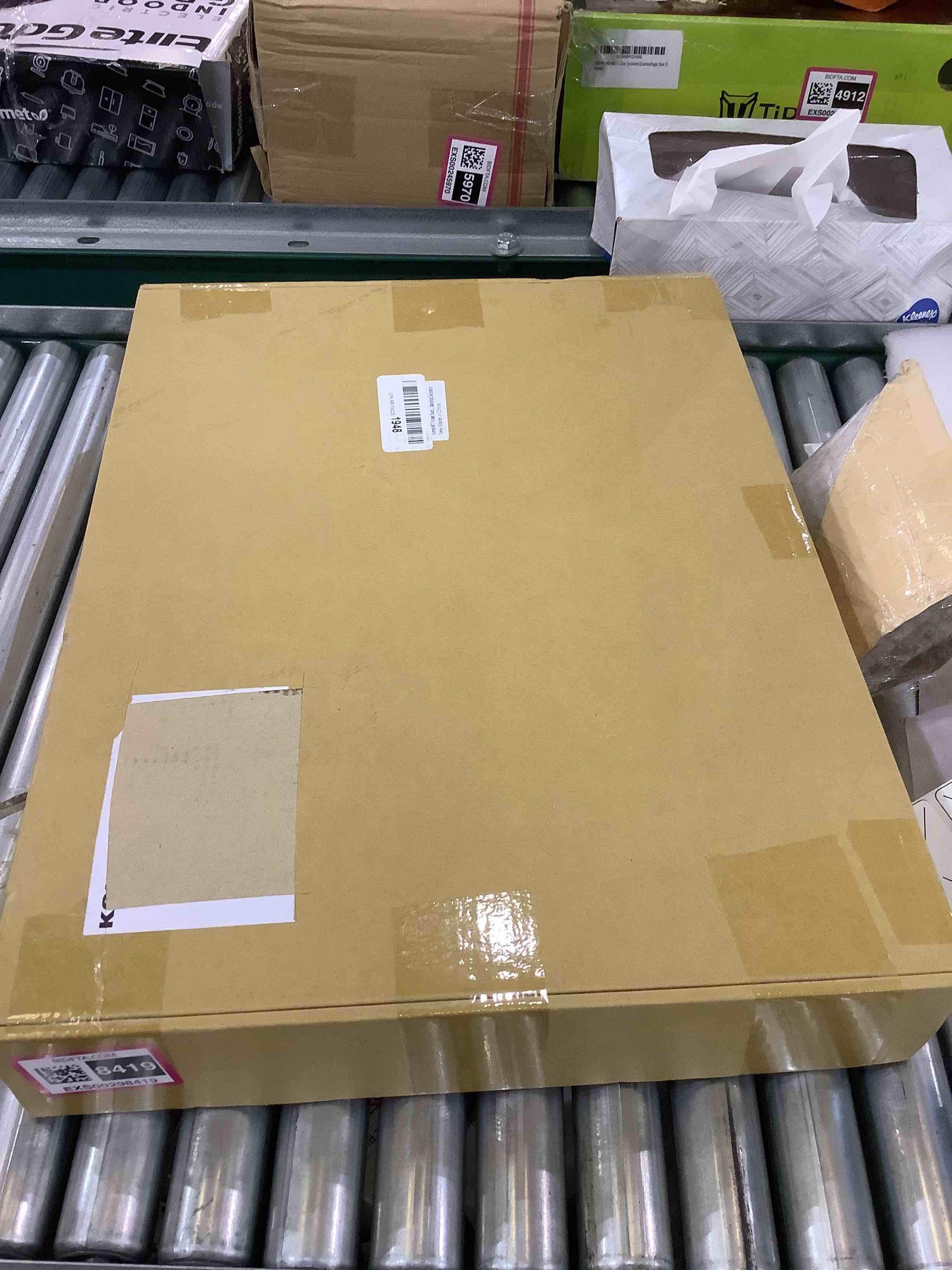 https://s3.amazonaws.com/lotting-images-prod/bidfta/EXS00298419_1687184203092.jpeg