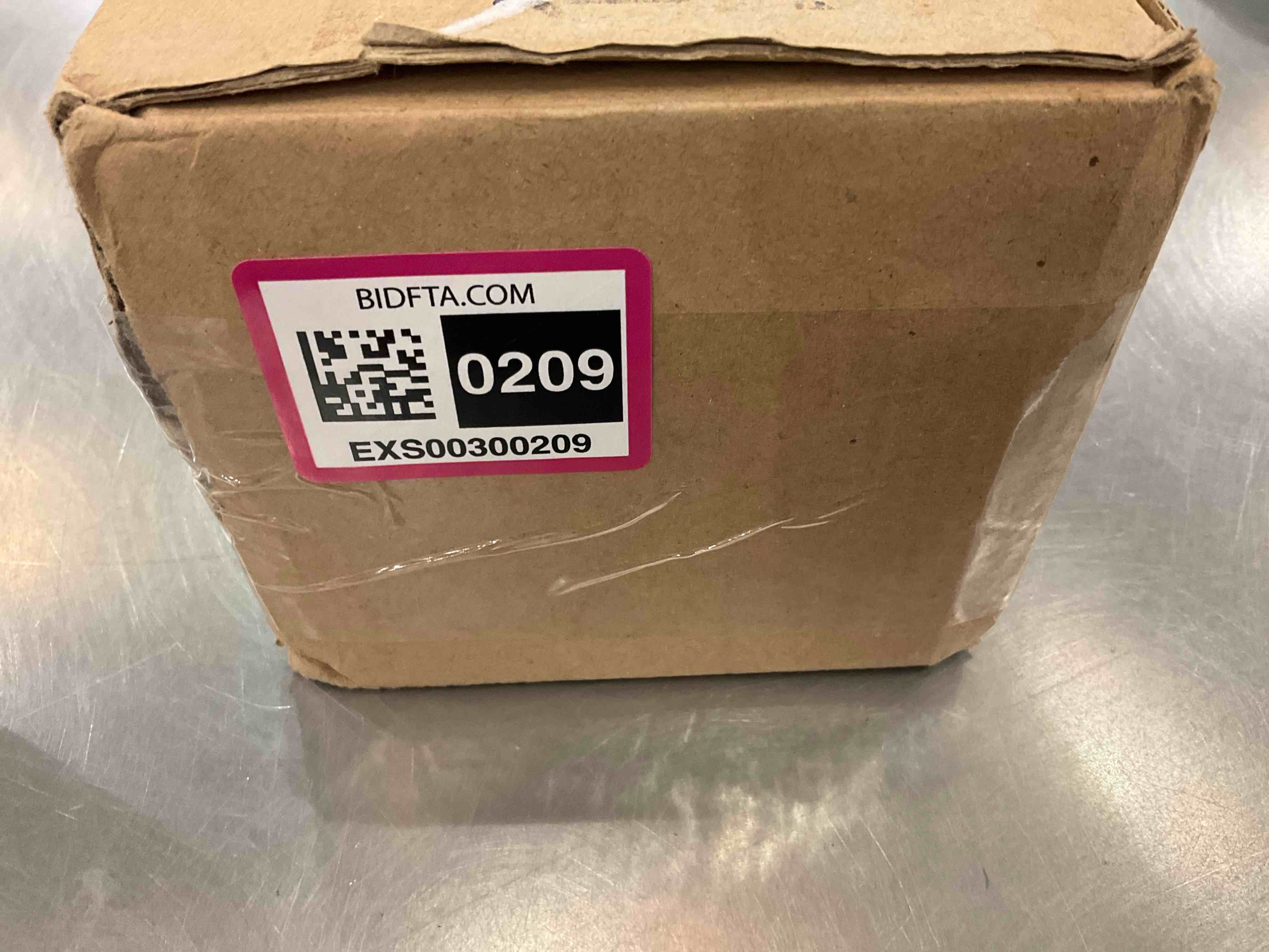https://s3.amazonaws.com/lotting-images-prod/bidfta/EXS00300209_1687790234943.jpeg