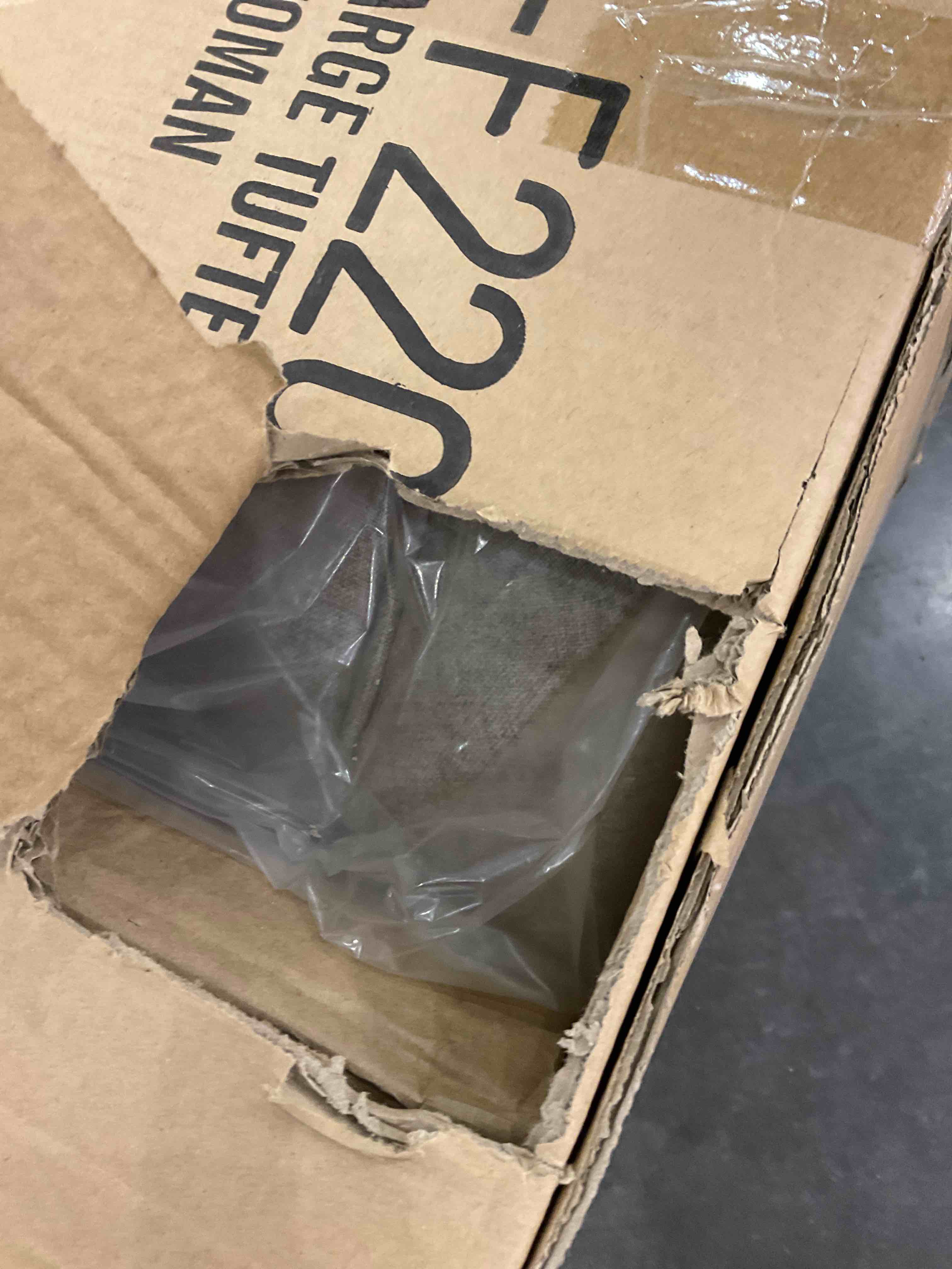 https://s3.amazonaws.com/lotting-images-prod/bidfta/EXS00301705_1688064555968.jpeg