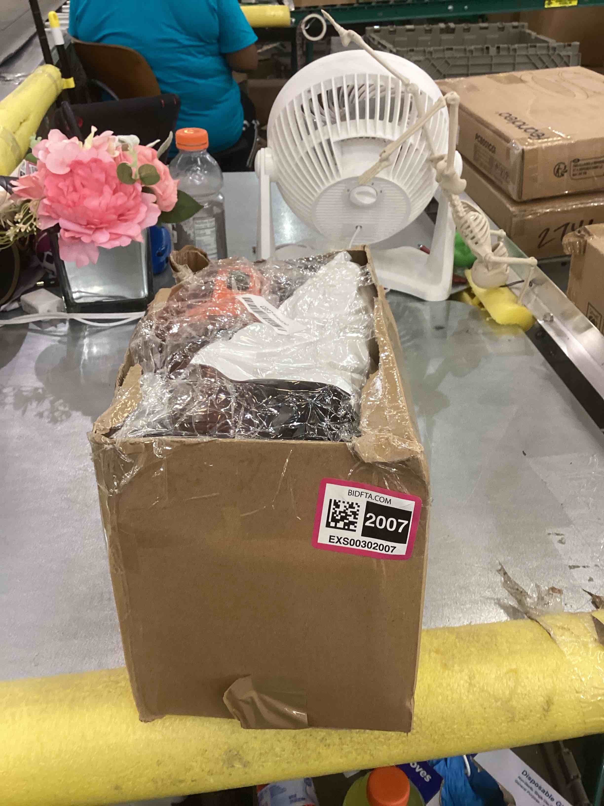 https://s3.amazonaws.com/lotting-images-prod/bidfta/EXS00302007_1687443632890.jpeg