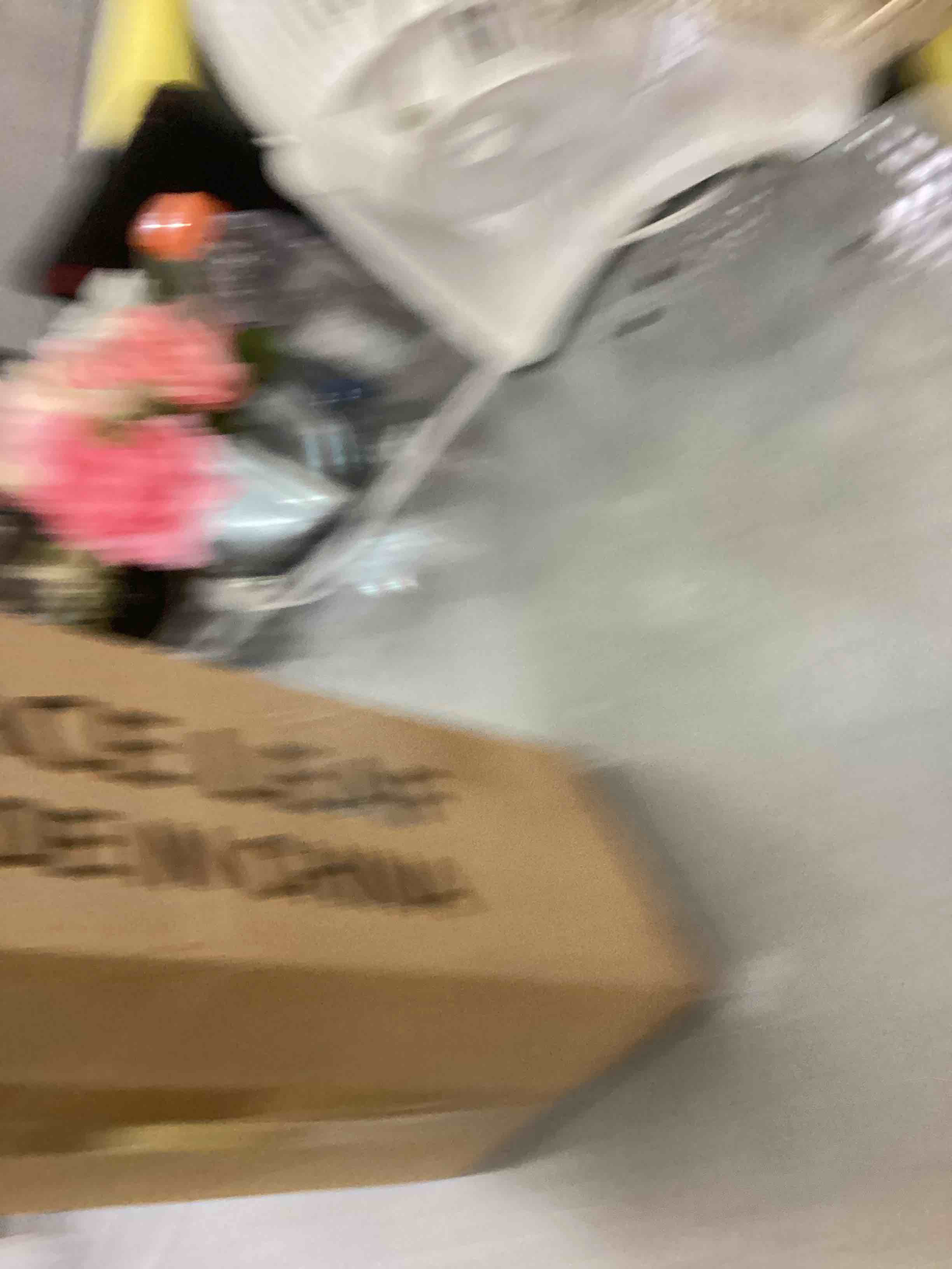 https://s3.amazonaws.com/lotting-images-prod/bidfta/EXS00302009_1687443764570.jpeg
