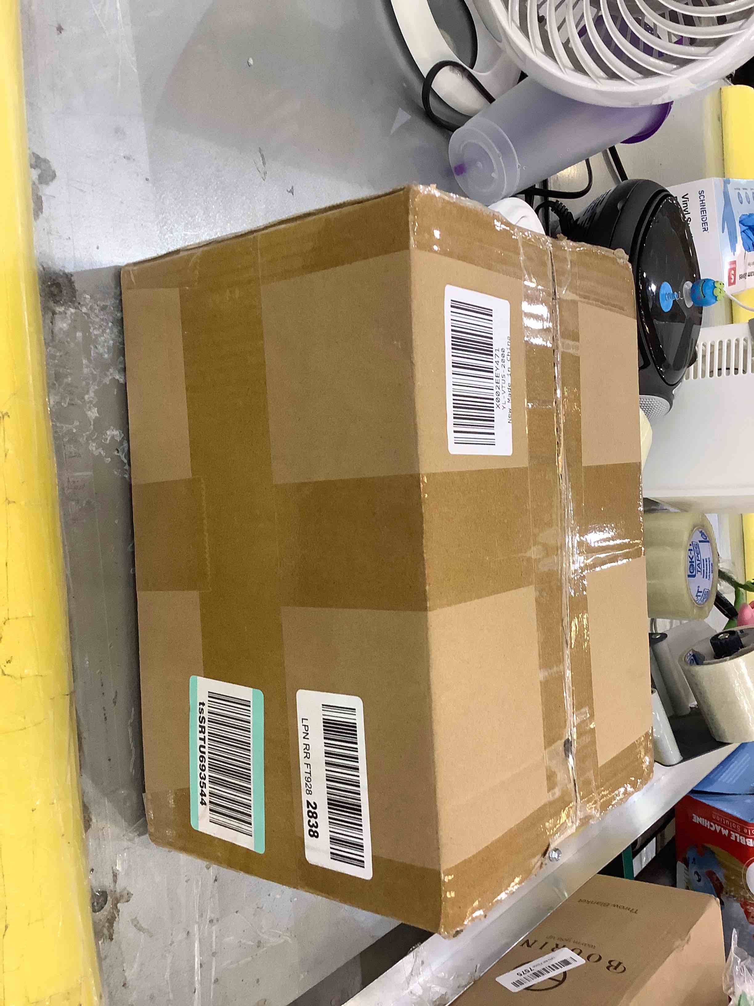 https://s3.amazonaws.com/lotting-images-prod/bidfta/EXS00304214_1687545110053.jpeg