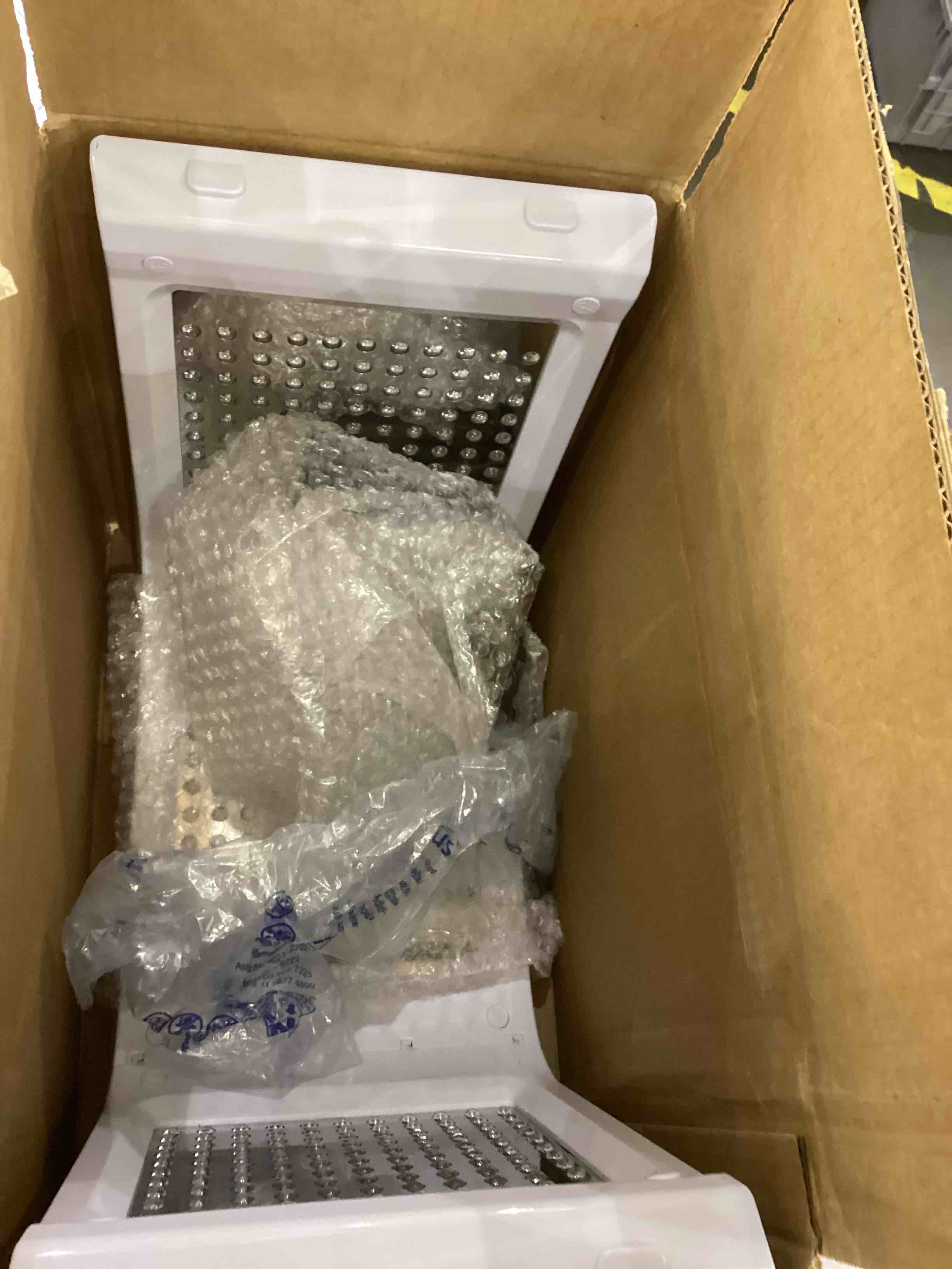 https://s3.amazonaws.com/lotting-images-prod/bidfta/EXS00305111_1691172842999.jpeg