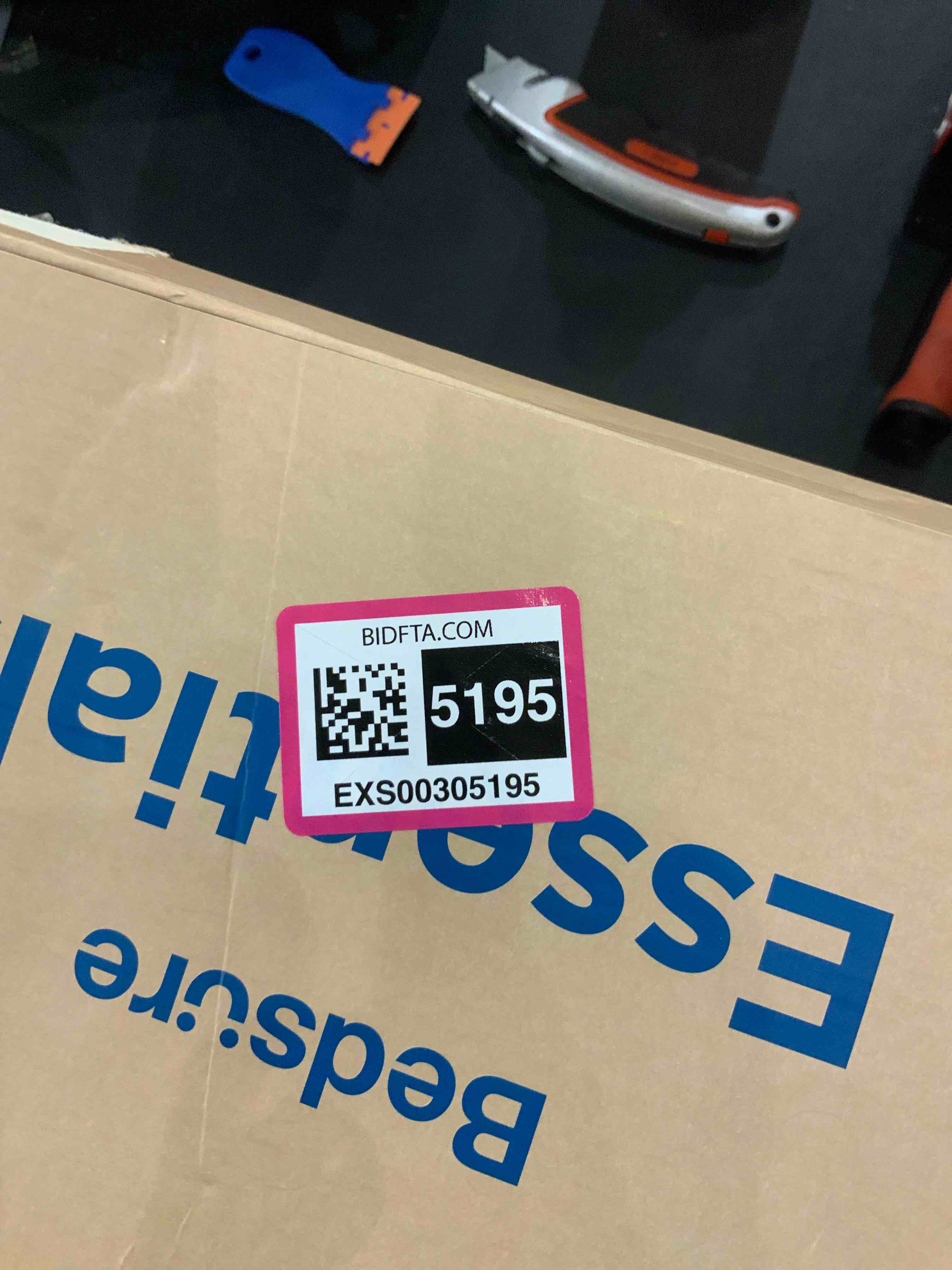 https://s3.amazonaws.com/lotting-images-prod/bidfta/EXS00305195_1691752217679.jpeg