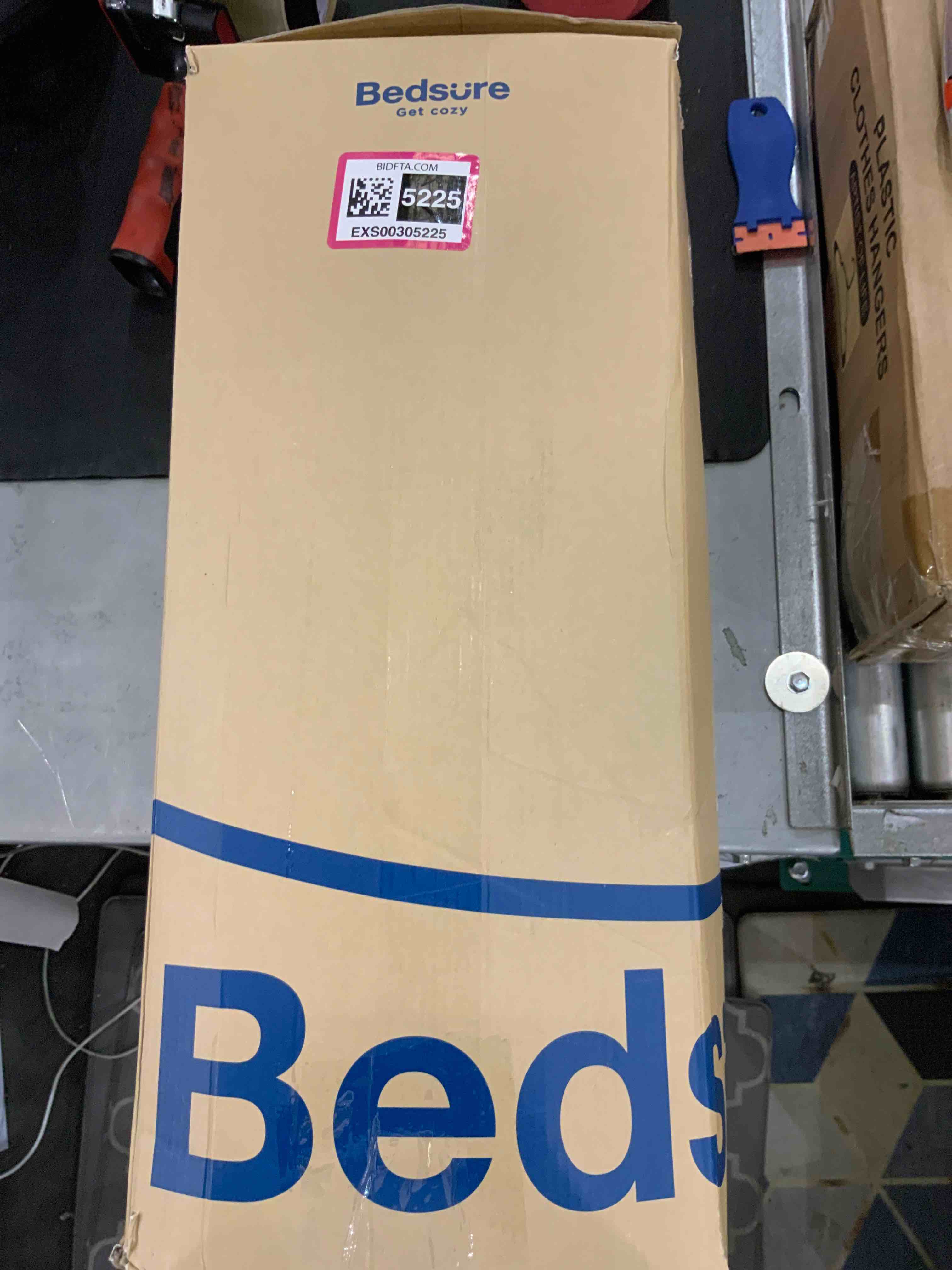 https://s3.amazonaws.com/lotting-images-prod/bidfta/EXS00305225_1692102938133.jpeg