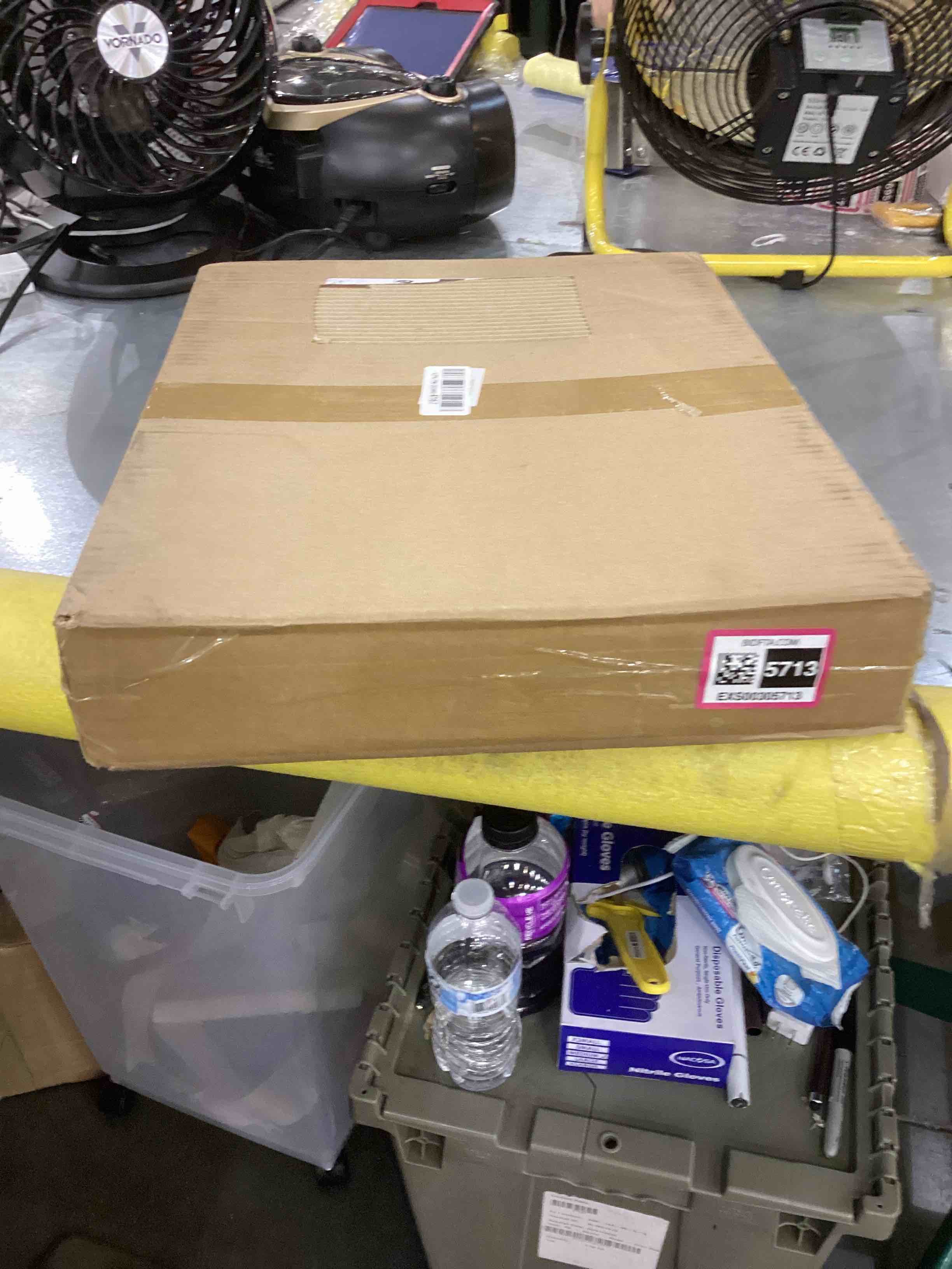 https://s3.amazonaws.com/lotting-images-prod/bidfta/EXS00305713_1689171933479.jpeg