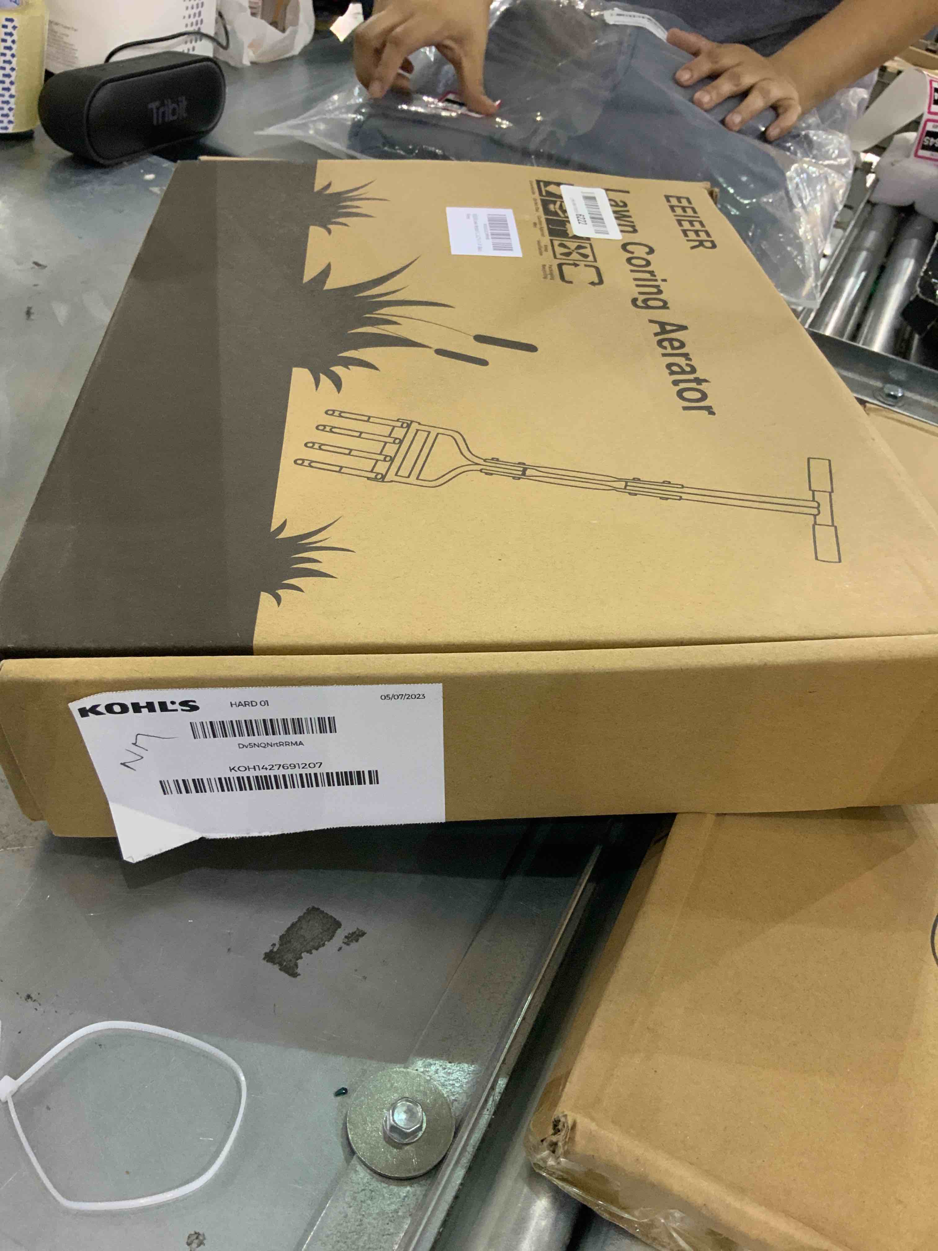 https://s3.amazonaws.com/lotting-images-prod/bidfta/EXS00306895_1688063104907.jpeg